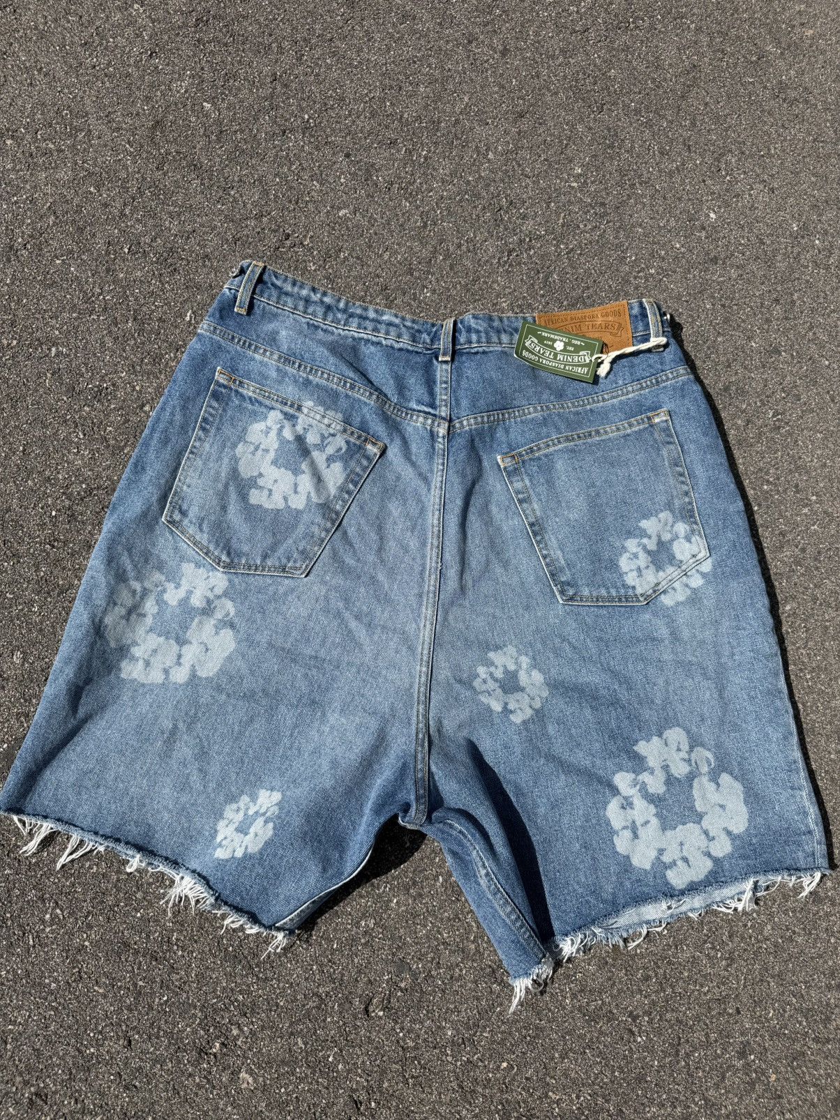 DENIM TEARS Denim Tears Laser Wreath Denim Shorts Size US 38 / EU 54 - 4 Thumbnail