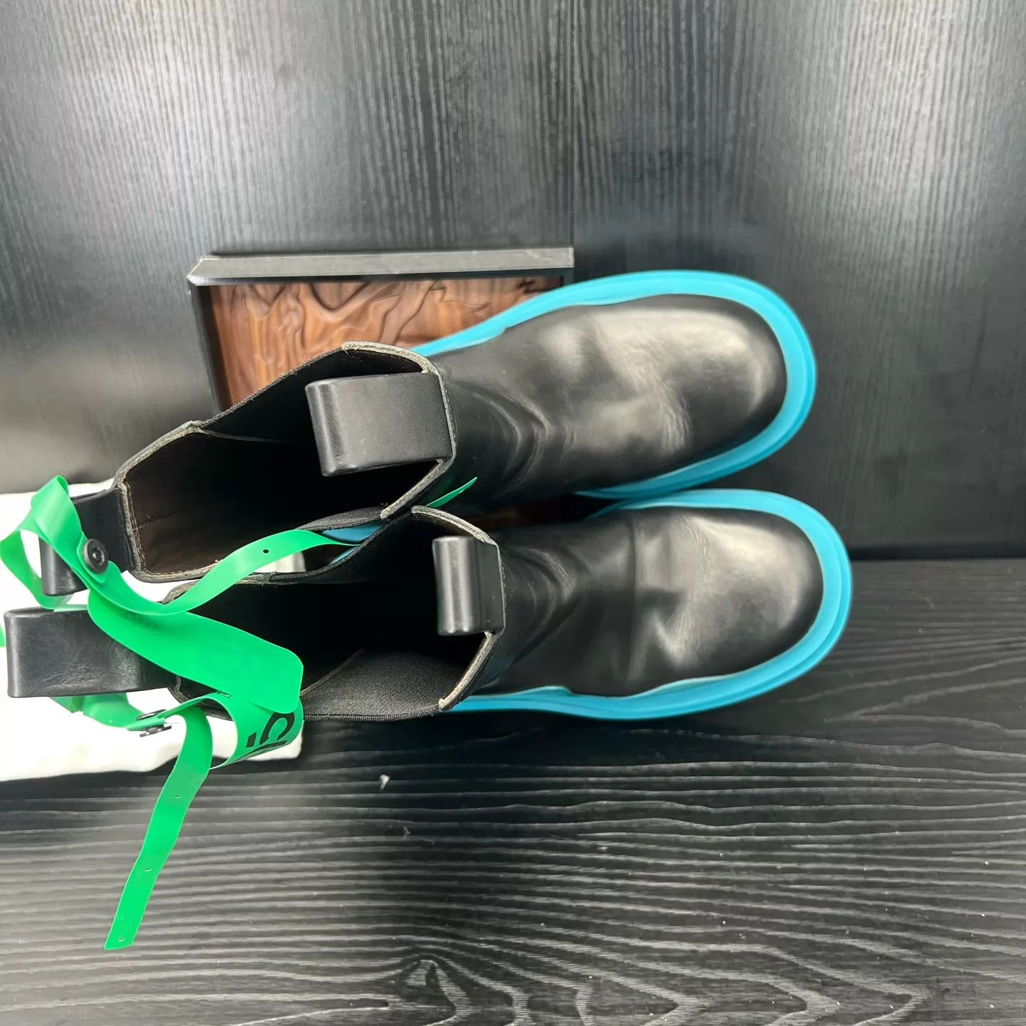 Bottega Veneta BV Chelsea Boots 37 Black & Blue Near New With Dust Bag Size US 6.5 / IT 36.5 - 6 Thumbnail