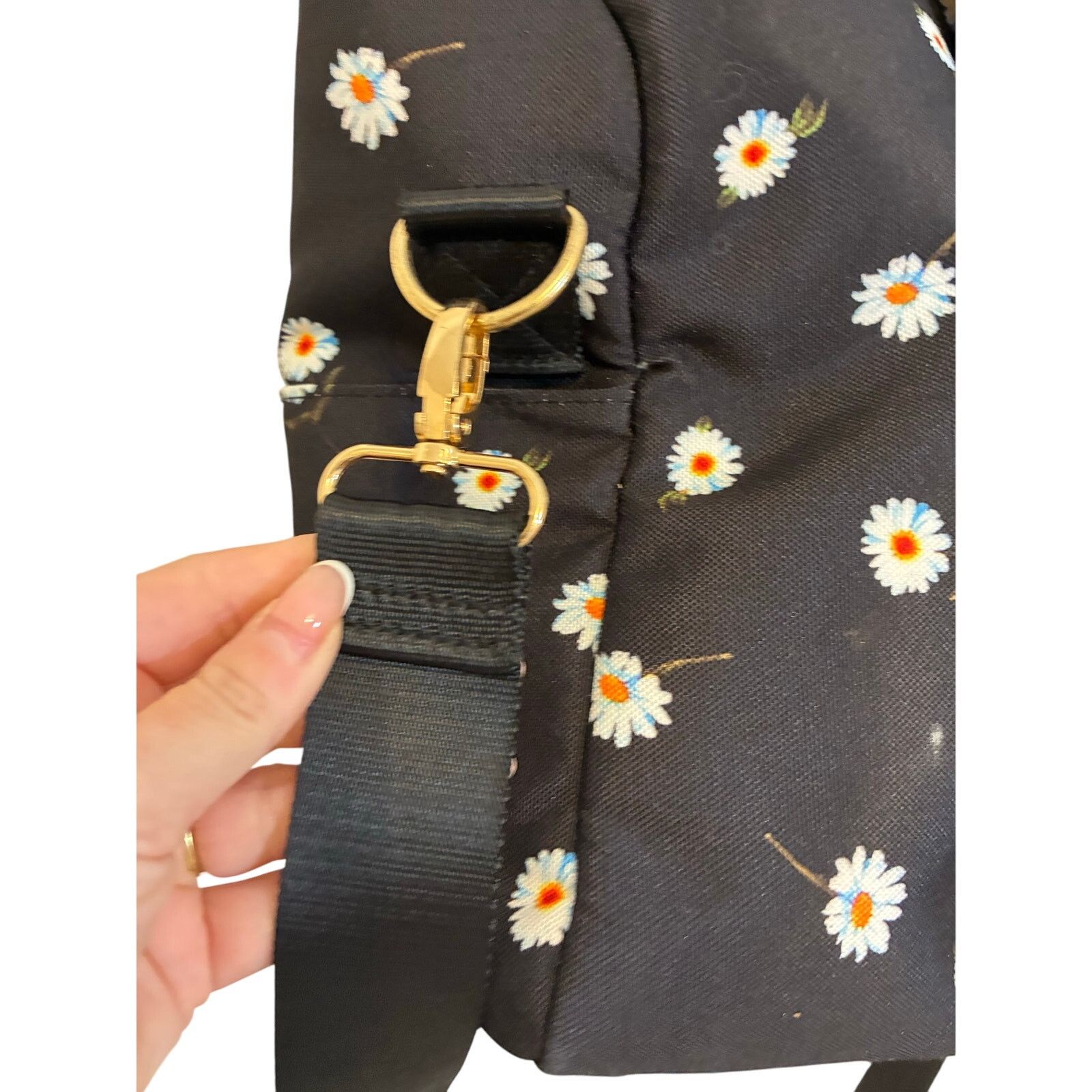 Alice + Olivia Alice + Olivia Daisy Print Duffel Bag Weekender Bag Size ONE SIZE - 4 Thumbnail