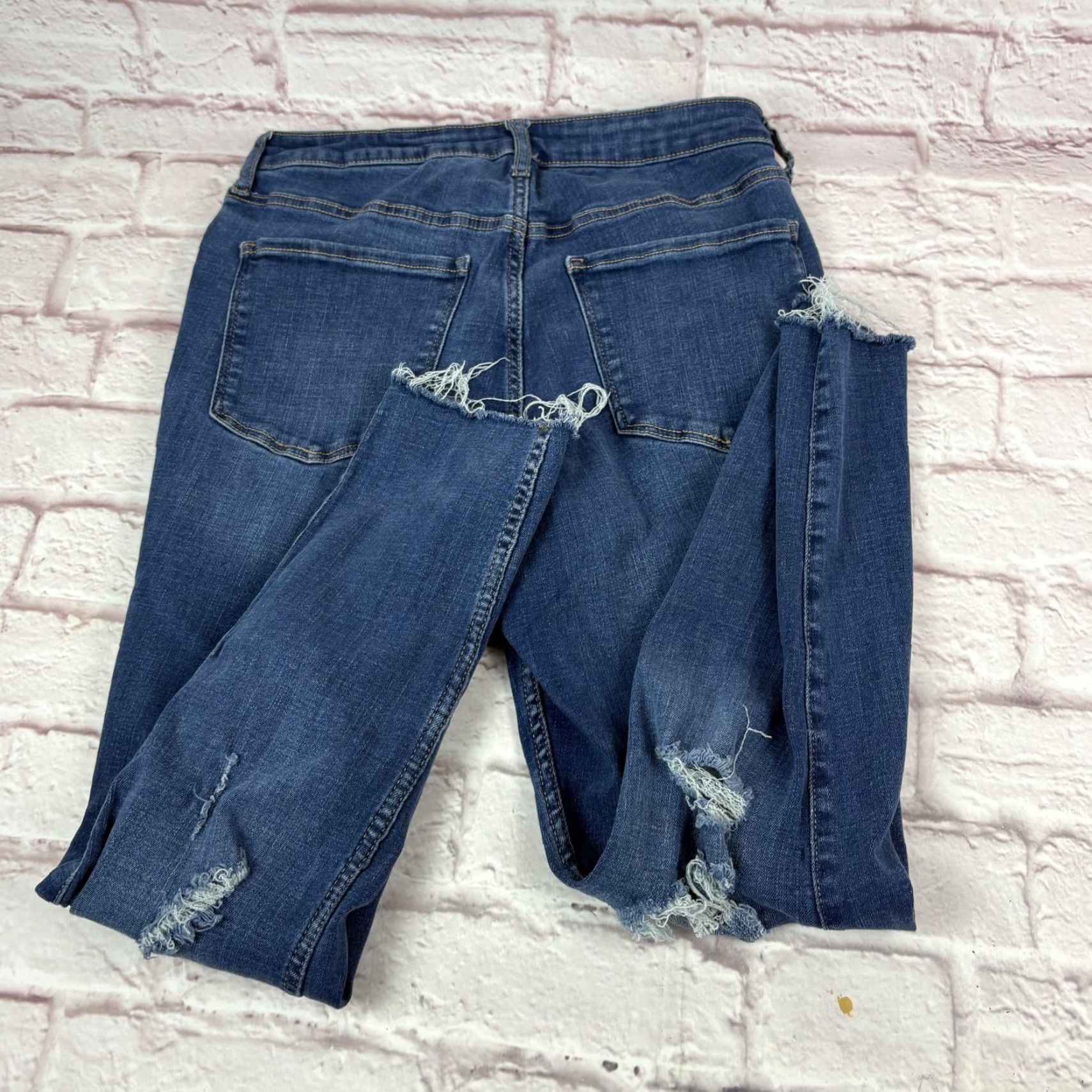 Old Navy Old Navy Rockstar Jeans Womens 12 Blue Extra High-Rise Skinny Distressed 29x26 Size 34" / US 12 / IT 48 - 4 Thumbnail
