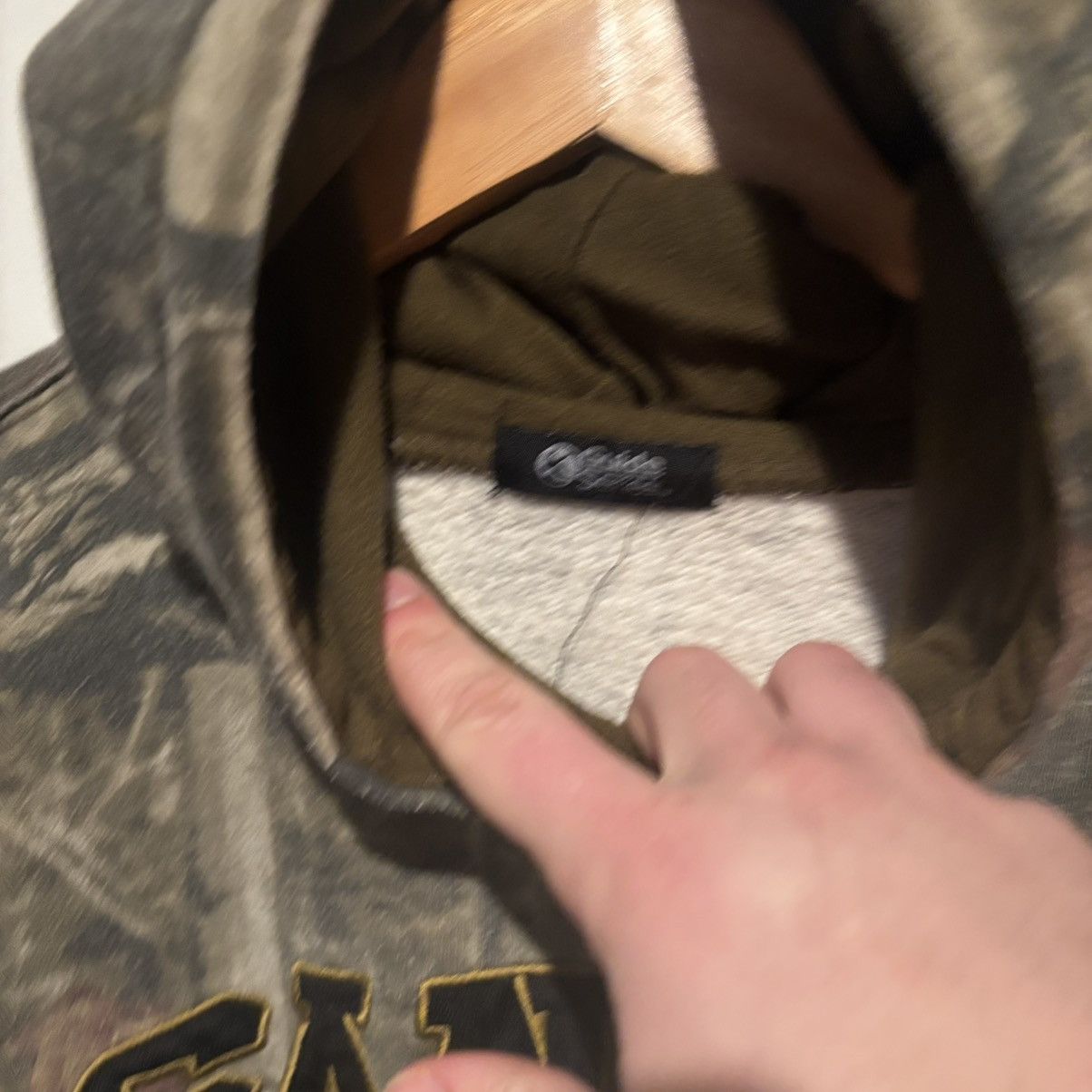 Vintage Y2K 2000s Realtree Camo Guide Series Faded Hoodie Size US M / EU 48-50 / 2 - 2 Thumbnail
