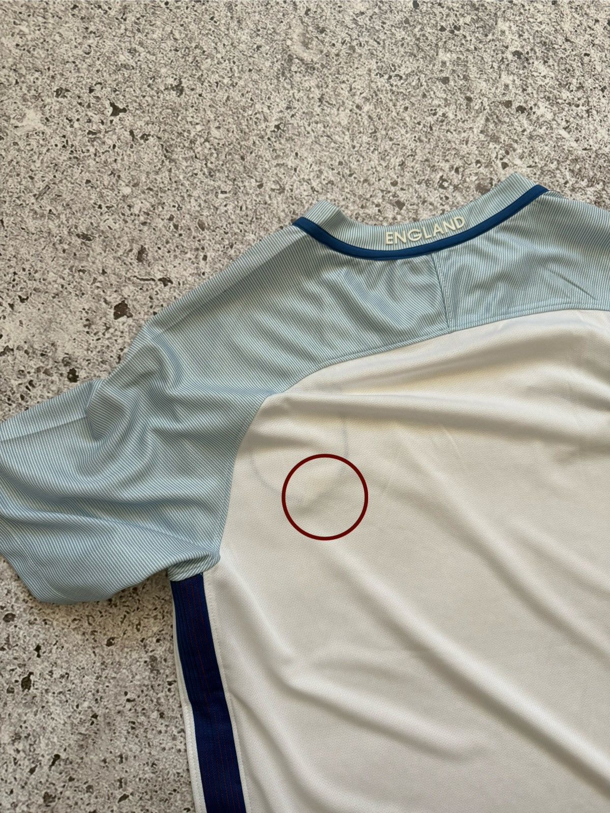 Nike × Vintage Vintage Nike Home 2016 England Football Soccer Jersey Size US S / EU 44-46 / 1 - 12 Thumbnail