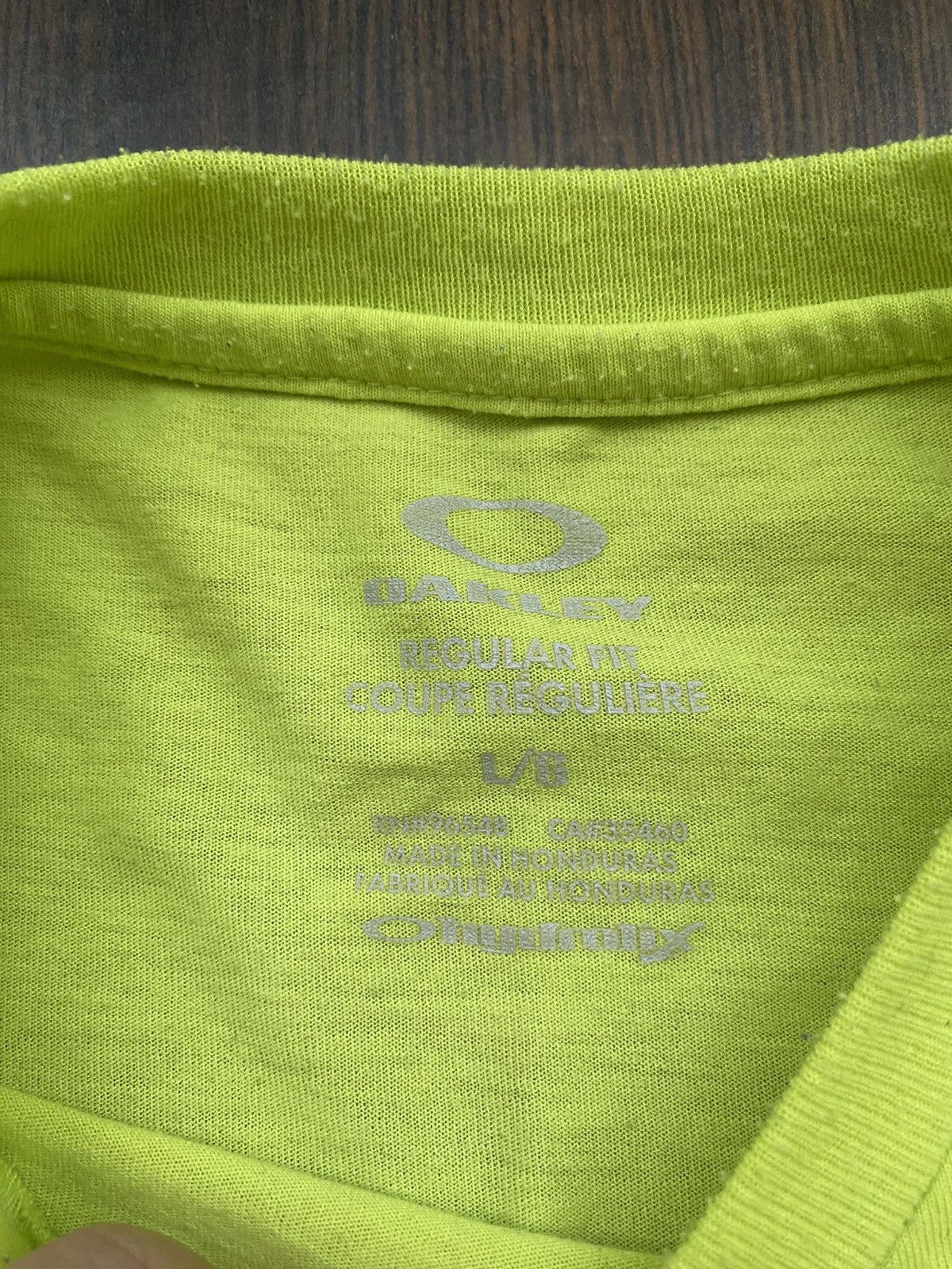 Oakley Vintage Oakley T-Shirt Centre Logo Gorpcore 2000s Size US L / EU 52-54 / 3 - 4 Thumbnail