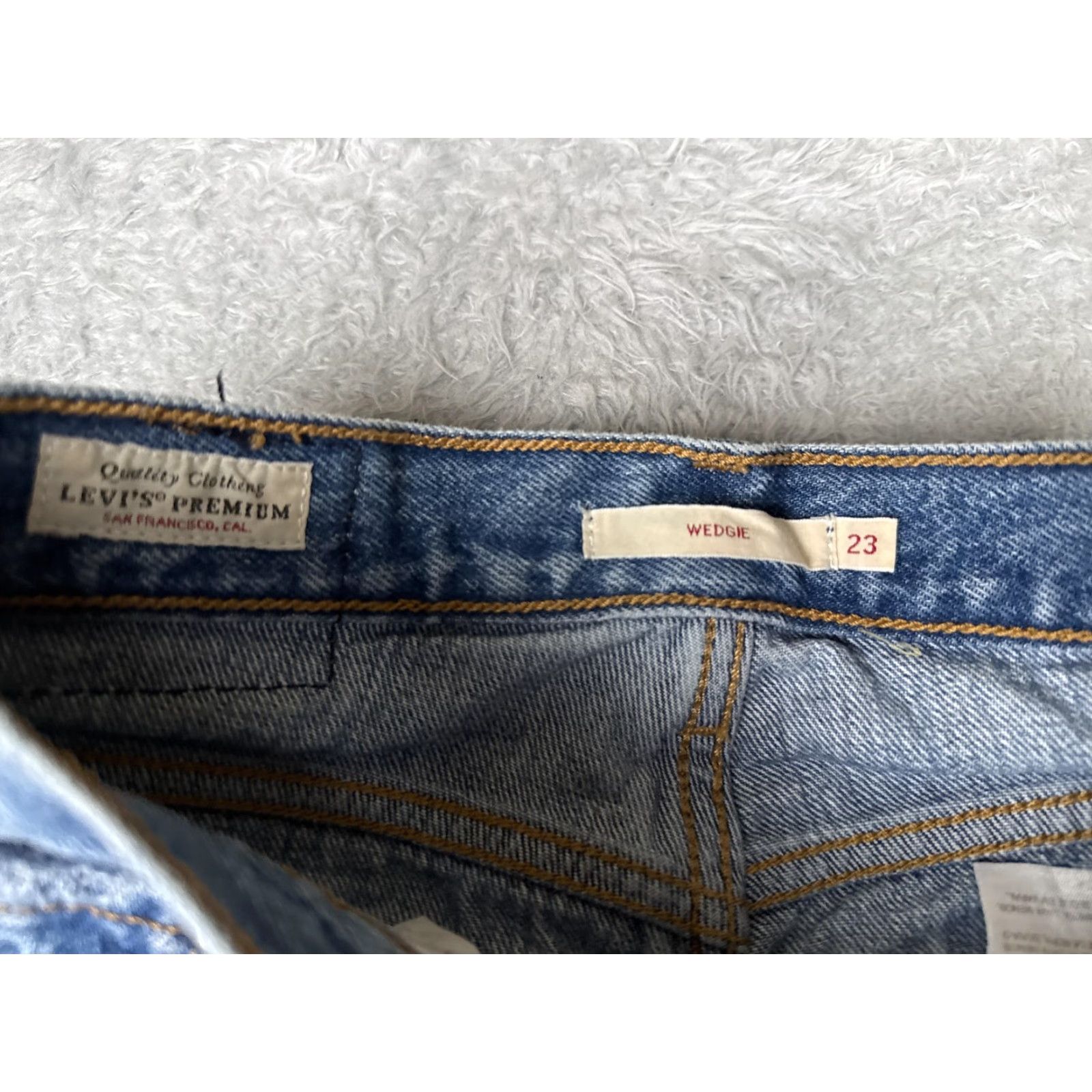 Levi's Levis Jeans Womens 23x26 Blue Denim Premium Wedgie Distressed Mid Rise Big E Size 40" / US 18 - 5 Thumbnail