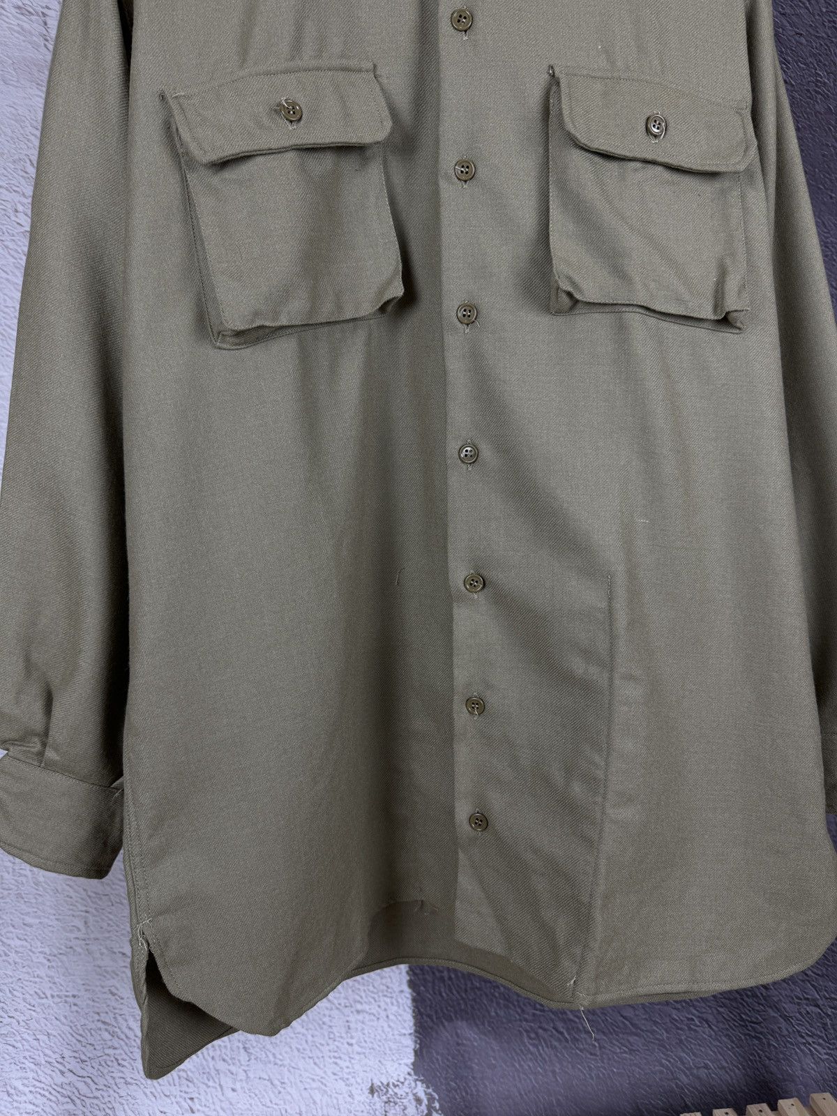 Vintage Vintage 70s Military Utility olive green long sleeve shirt Size US L / EU 52-54 / 3 - 7 Thumbnail