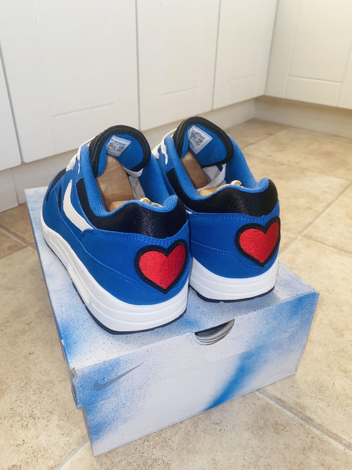 Nike × Patta × atmos NikeLab Air Max1 Valentine’s Parra Clot ACG Size US 10.5 / EU 43-44 - 2 Thumbnail