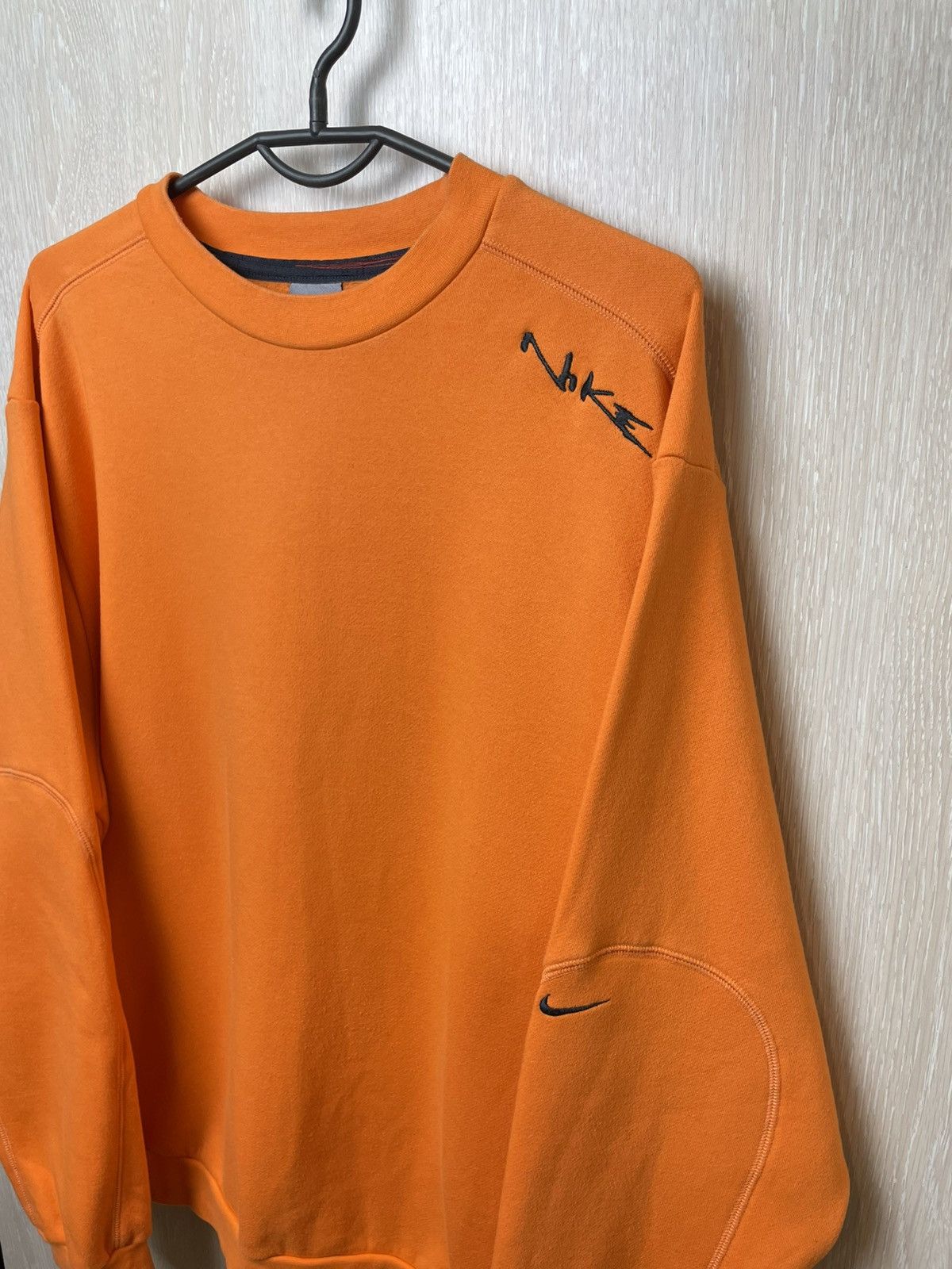 Nike Rare Vintage Nike Logo Sweatshirt Boxy Size US L / EU 52-54 / 3 - 2 Thumbnail