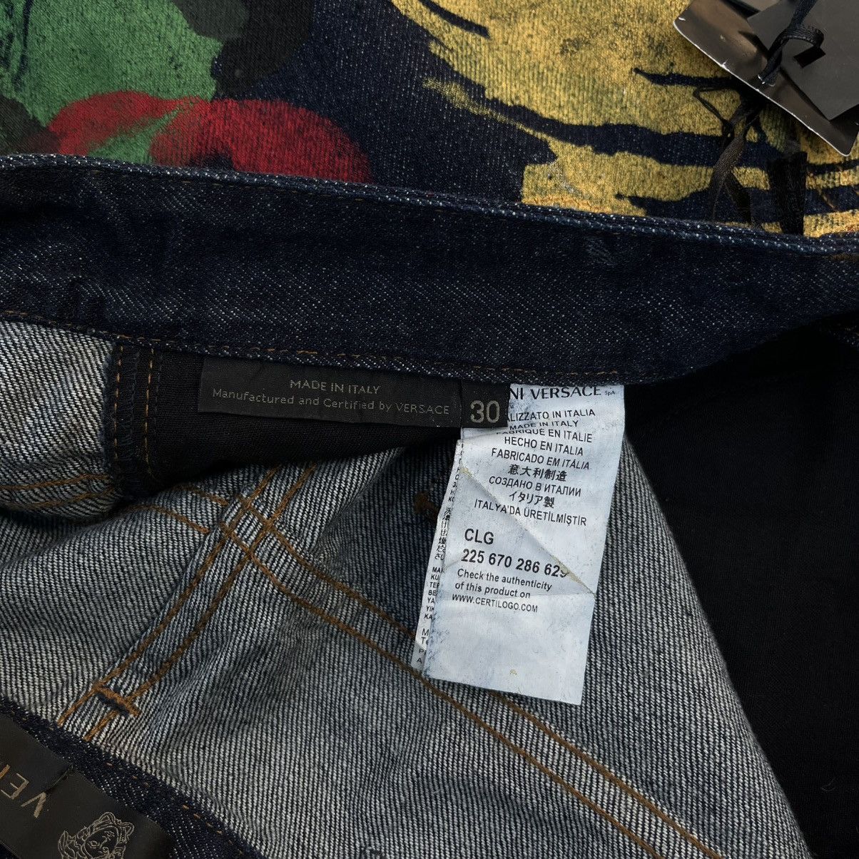 Versace VERSACE PAINTED DENIM JEANS Size US 30 / EU 46 - 7 Thumbnail