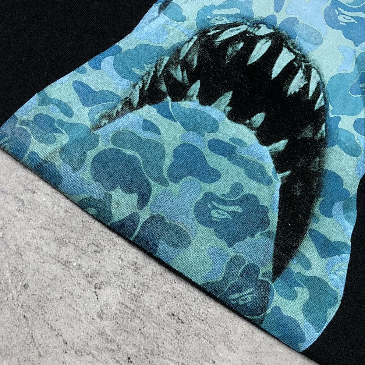 Other BAPE Jaws Camo Shark Tee Size US XS / EU 42 / 0 - 15 Thumbnail