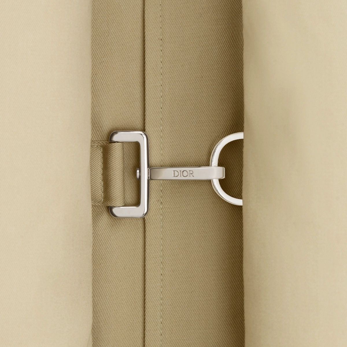 Dior o1w1db11024 Short Sleeved Blouson in Beige Size US XS / EU 42 / 0 - 3 Thumbnail