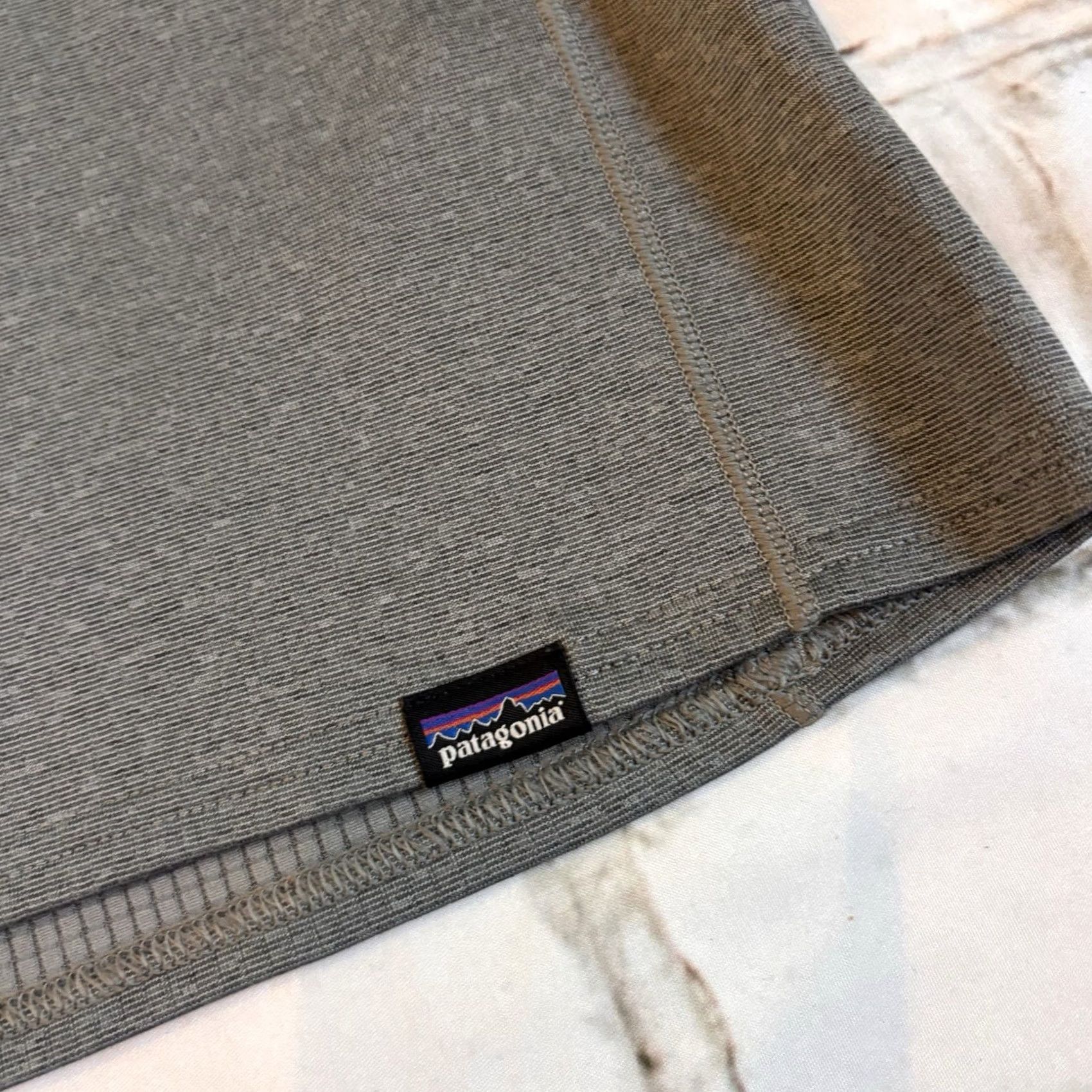 Patagonia Patagonia Capilene Midweight Crew Baselayer Shirt Gray Adult M Mens Size US M / EU 48-50 / 2 - 3 Thumbnail