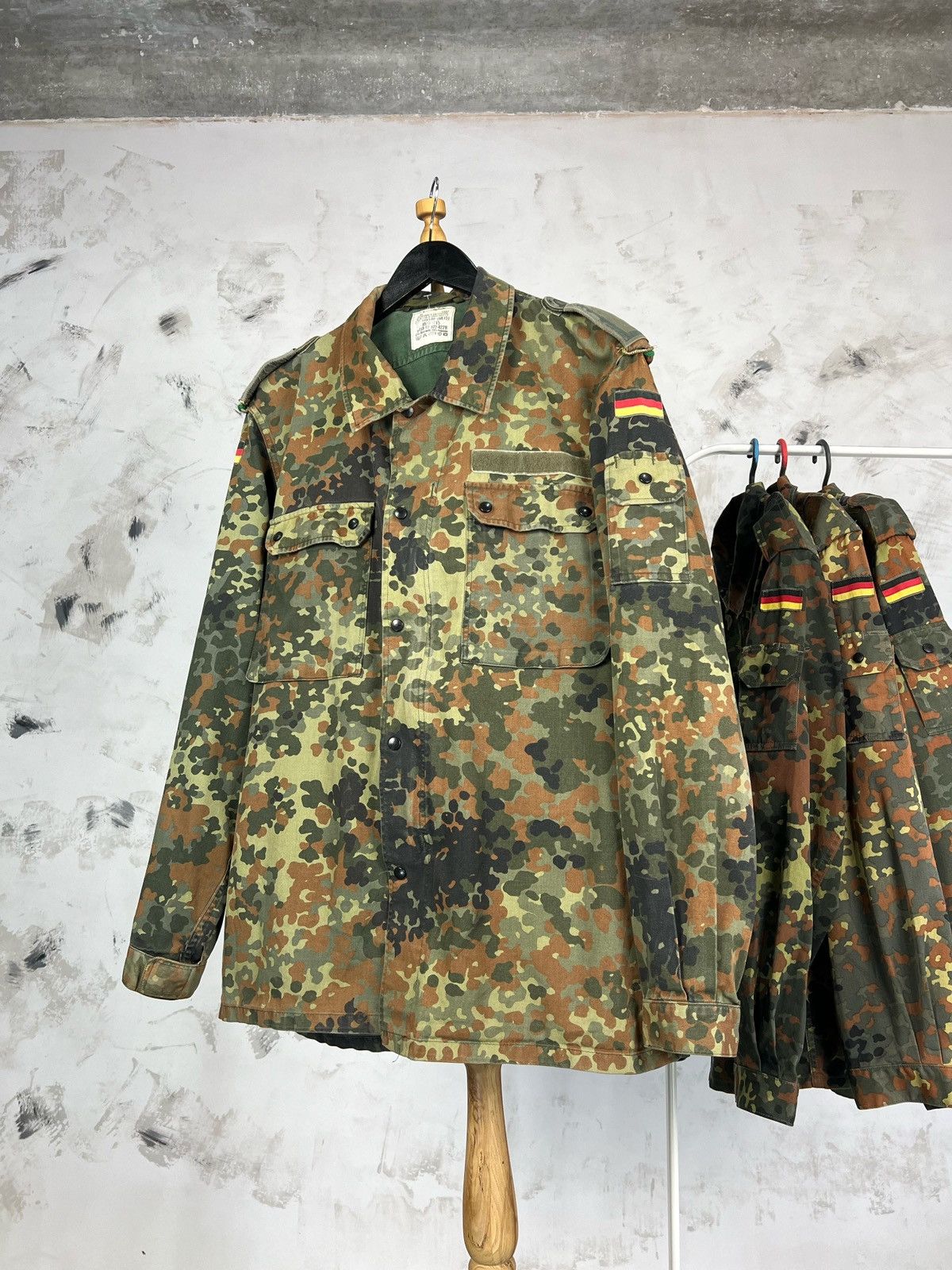 Vintage Vintage 1997 Germany Army Camo Shirt Jacket Size M - L Size US L / EU 52-54 / 3 - 1 Thumbnail