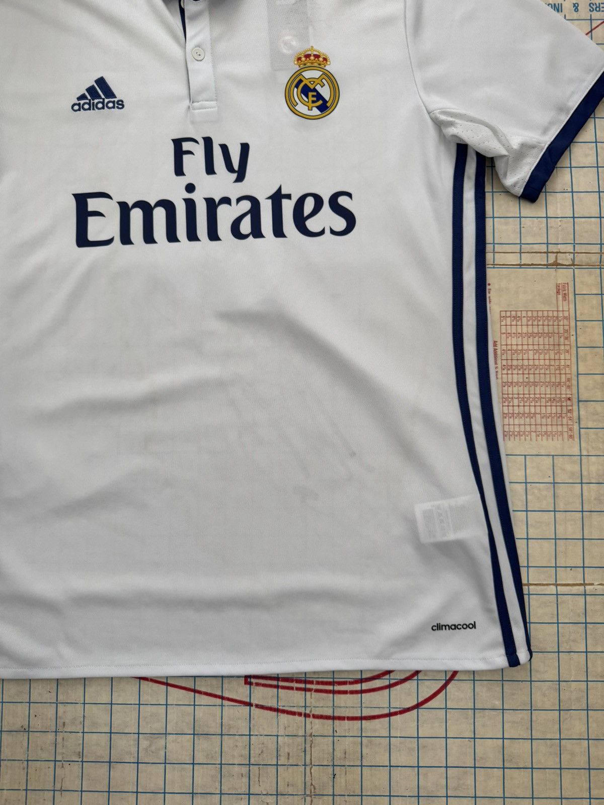 Adidas NWT Signed Raphael Varane Jersey White Real Madrid Adidas L Size US L / EU 52-54 / 3 - 6 Thumbnail