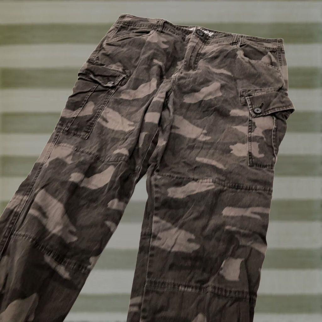 Vintage PLUGG JEANS CO. MENS GREEN CAMO CARGO Pants Size 36x29 Tapered Elastic Hem Size US 36 / EU 52 - 1 Thumbnail