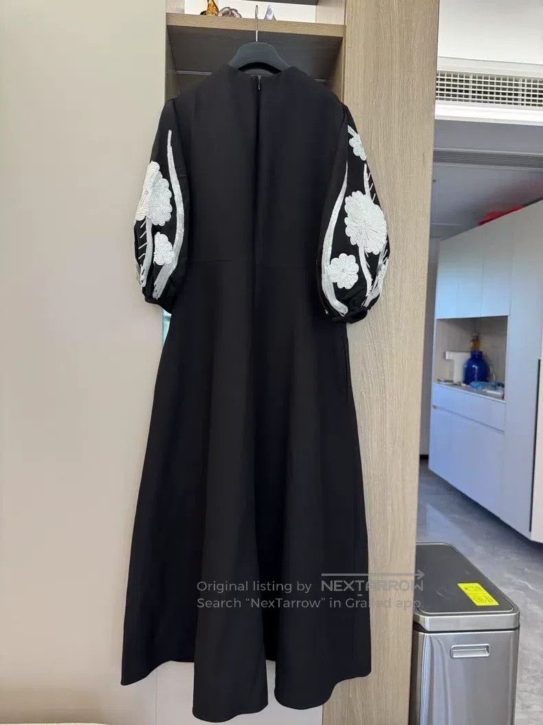 Valentino Valentino Black dress skirt Size M / US 6-8 / IT 42-44 - 2 Thumbnail