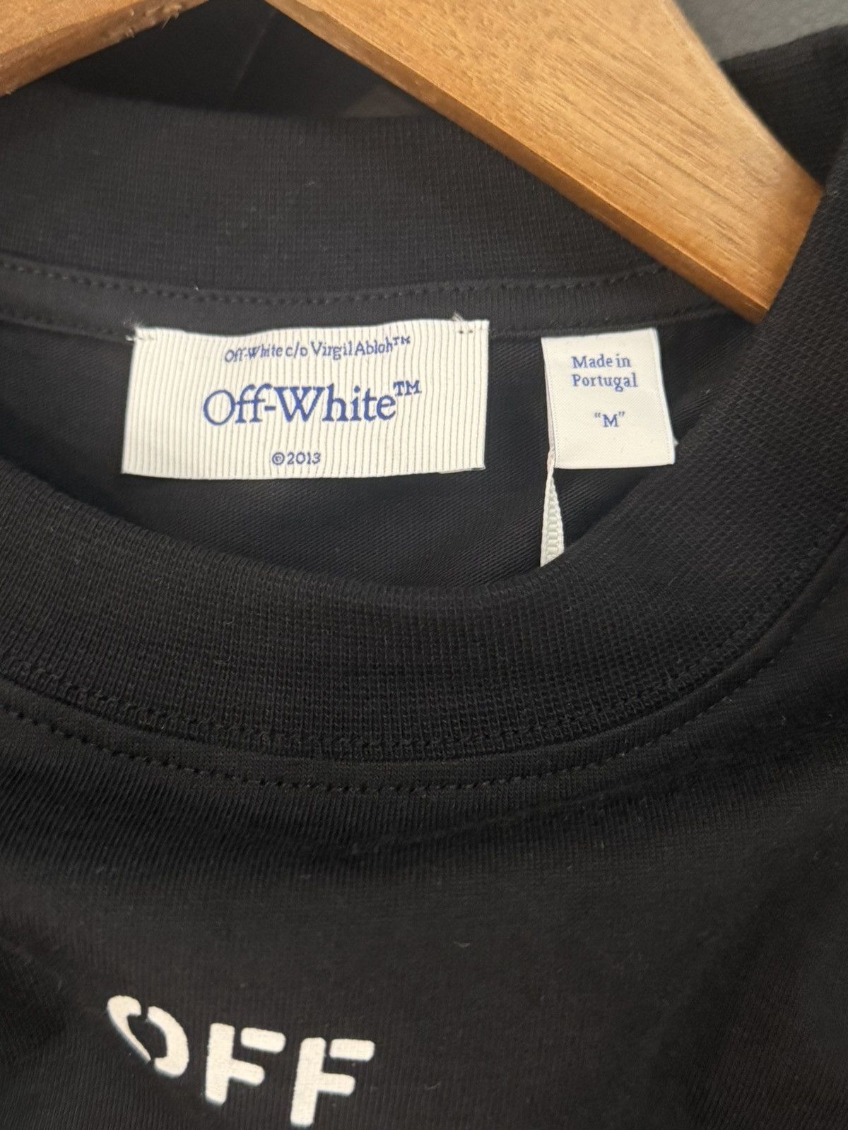 Off-White Size M - Off-White Spray Arrow T-Shirt Black Size US M / EU 48-50 / 2 - 9 Thumbnail