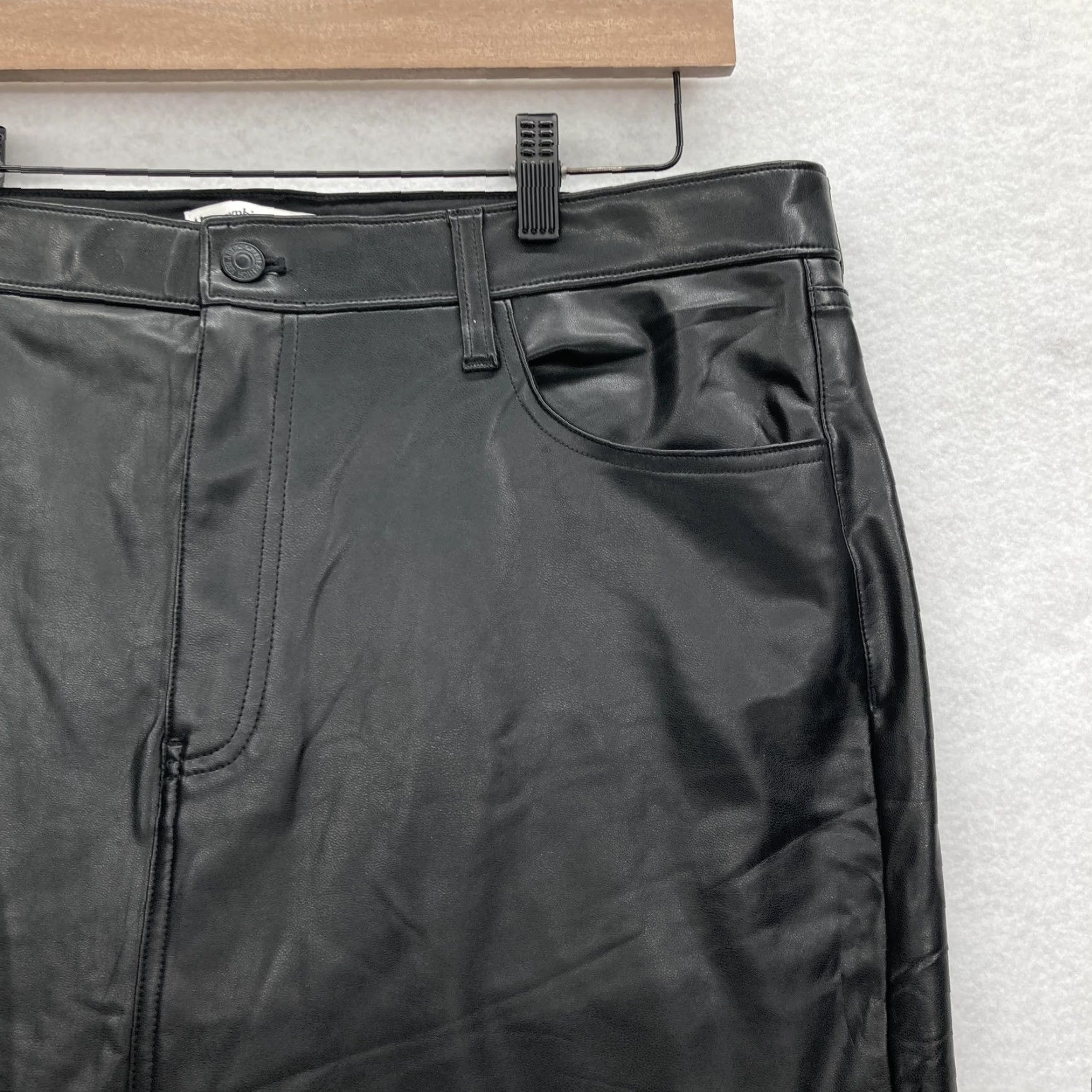 Abercrombie & Fitch Abercrombie & Fitch Skirt Womens 33 Black Faux Leather High Waist Midi Split NWT Size 24" / US 00 / IT 34 - 2 Thumbnail