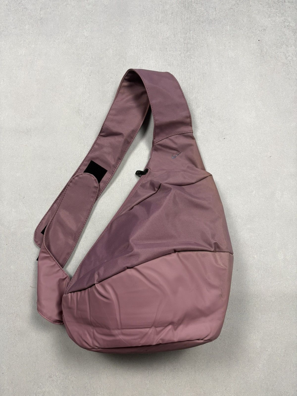 Nike 2000s Nike ACG Vintage Sling Bag Crossbody Pink Nylon Y2K Size ONE SIZE - 1 Thumbnail