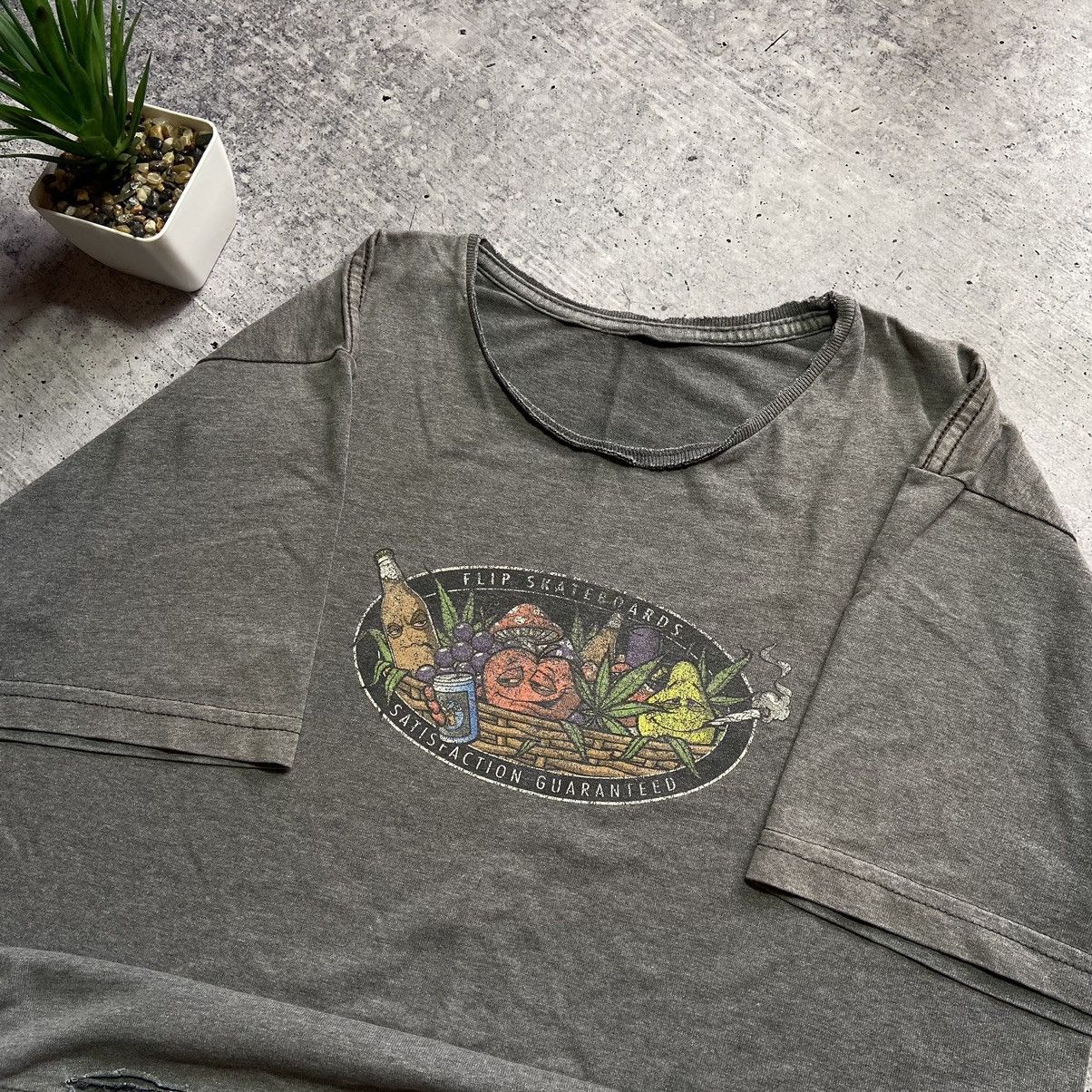 Flip Skateboards × Vintage 📌 RARE 90s Flip Skateboards Distressed T-Shirt Size US M / EU 48-50 / 2 - 3 Thumbnail