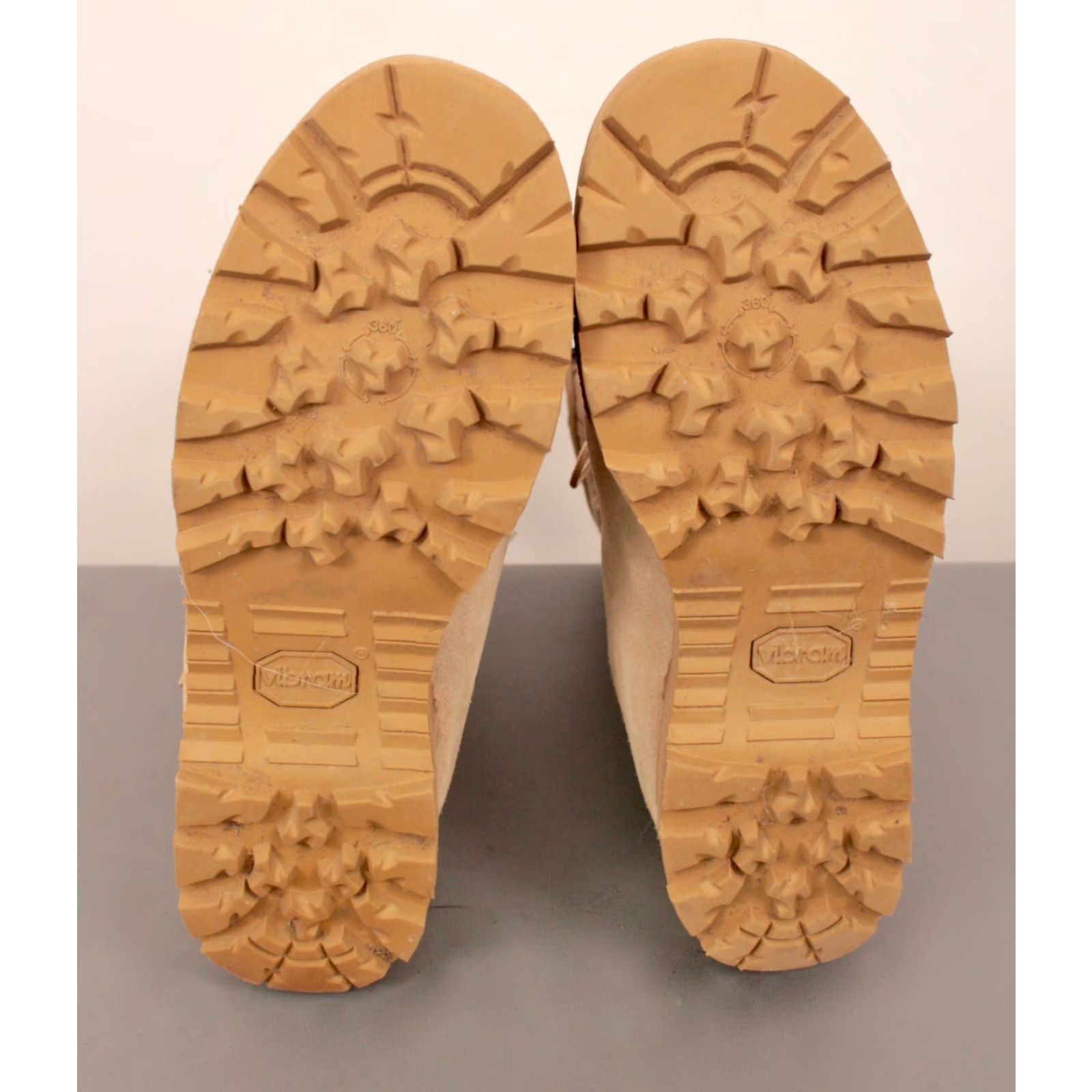 Vintage VINTAGE US Army Desert Boots Mens Boots Desert Beige Suede 6 R Army Combat Hot Weather Shoes Size US 6 / EU 39 - 6 Thumbnail