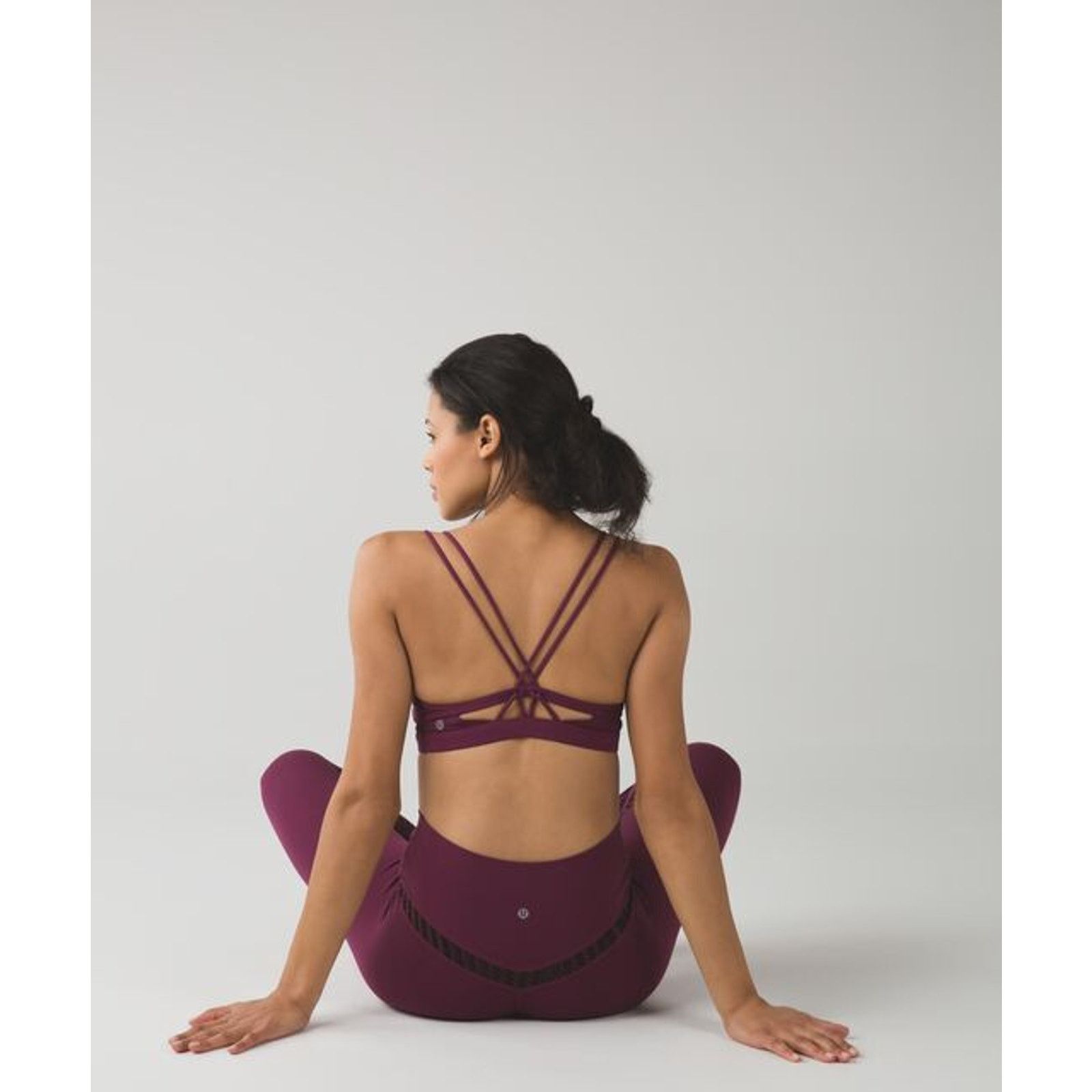 Lululemon Lululemon Make A Move Breathable Bra Red Grape Run Sz 4 $54 Size S / US 4 / IT 40 - 2 Thumbnail