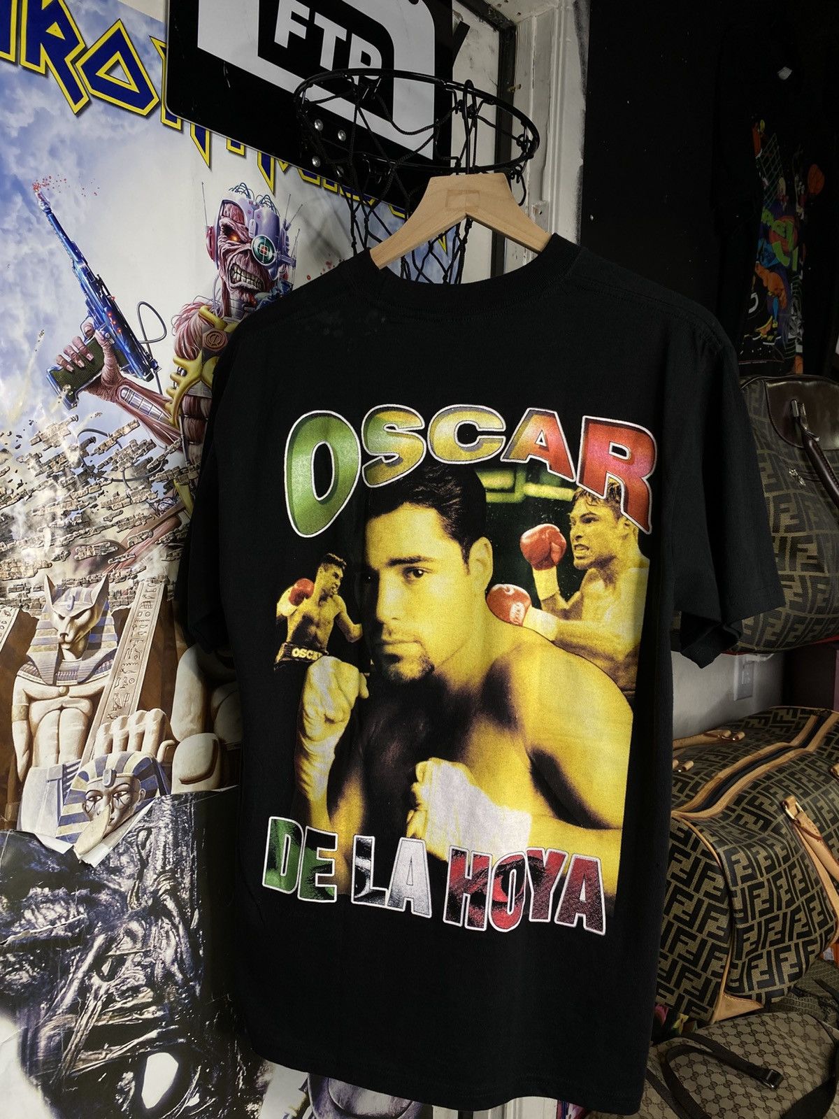 Vintage Vintage 90’s Oscar De La Hoya Boxing Rap T-Shirt Size Large Size US L / EU 52-54 / 3 - 6 Thumbnail