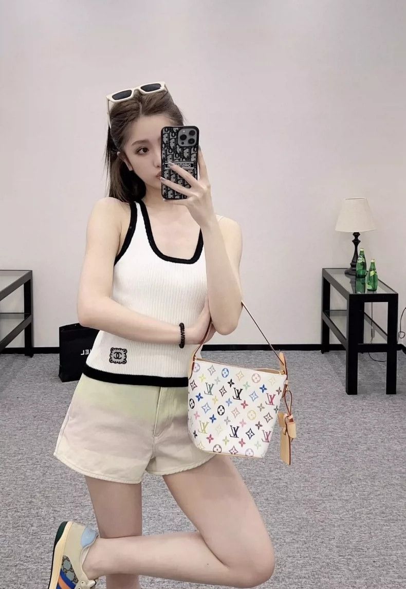 Chanel Chanel 25s black and white color-blocked knitted vest 2504- Size XS / US 0-2 / IT 36-38 - 8 Thumbnail