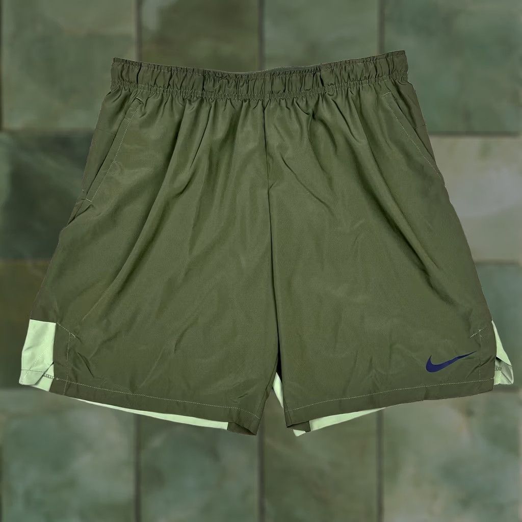 Nike Nike Dri-Fit Shorts Athletic Mens XL Pockets Swoosh Logo Green Colorblock Size US 36 / EU 52 - 1 Thumbnail