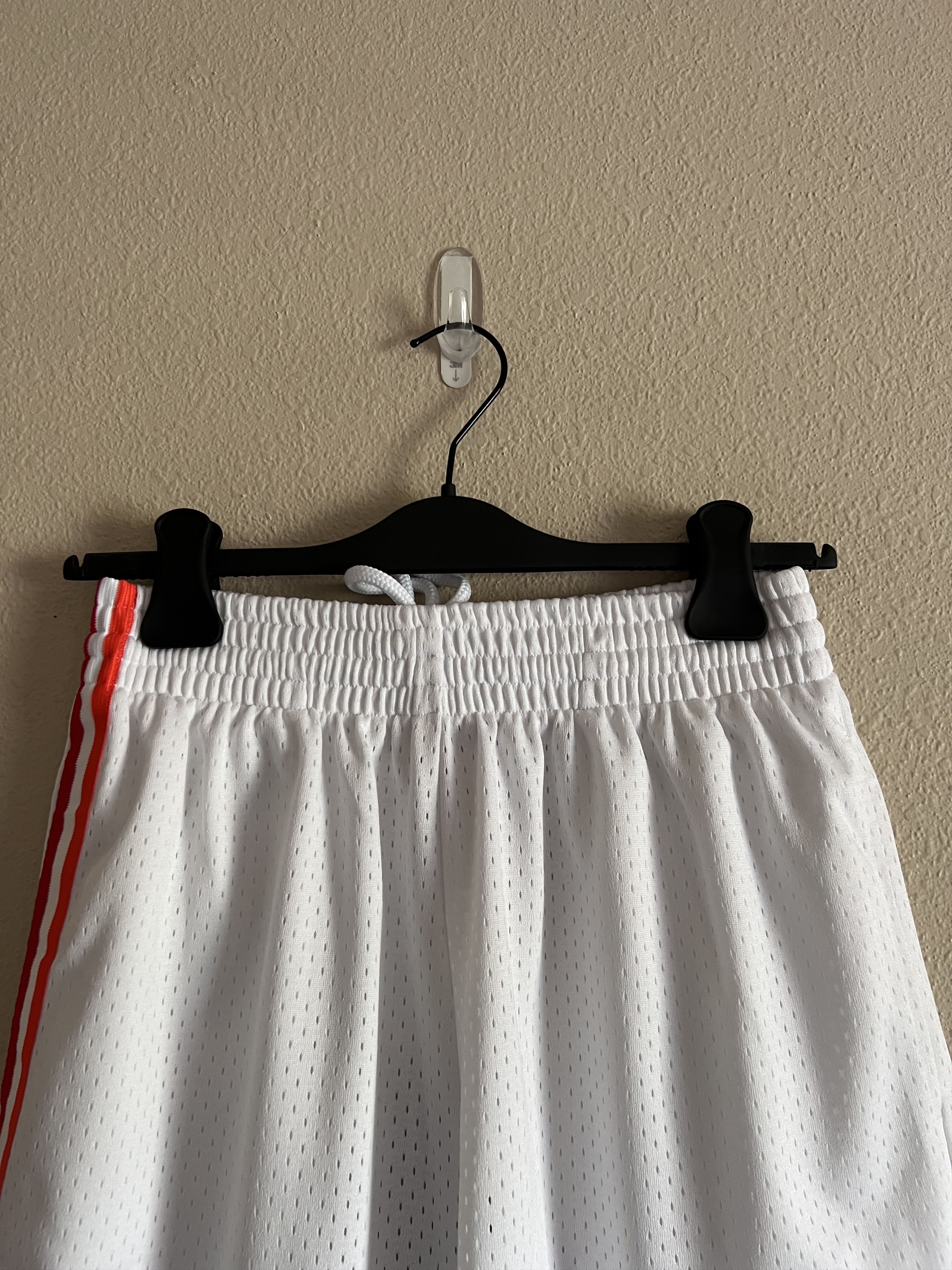 Mitchell & Ness Mitchell & Ness Miami Heat Swingman Shorts 96-97 Size US 30 / EU 46 - 4 Thumbnail