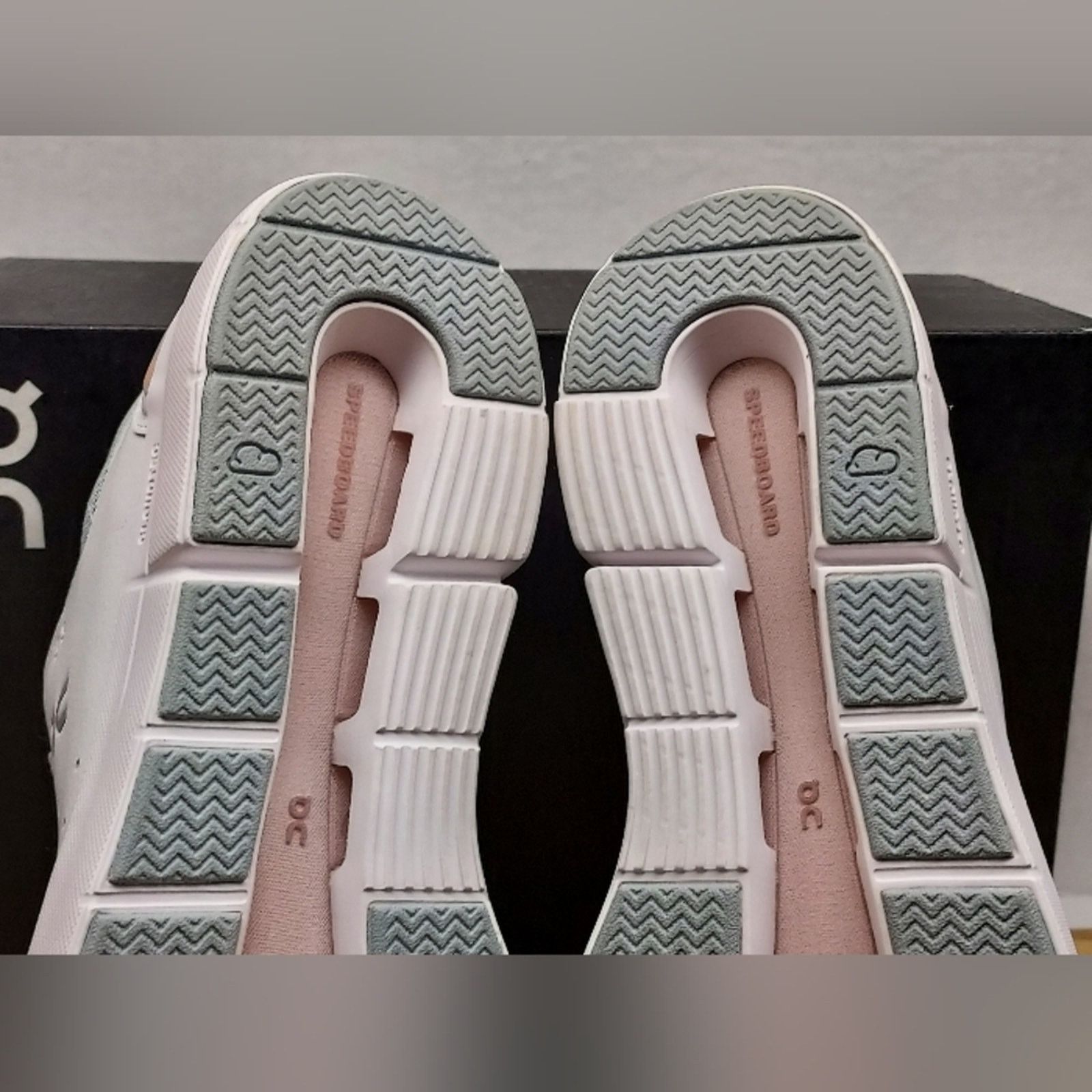 Other On Cloud Womens Roger Advantage White Athletic Shoes Size 7 Size US 7 / IT 37 - 10 Thumbnail