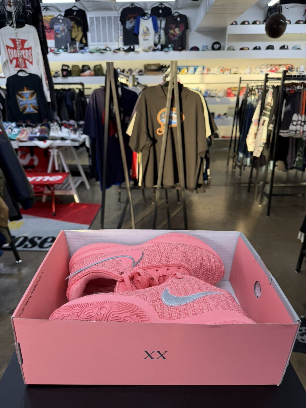 Nike Nike Lebron 20 Pink Diamond Size 8 (2025) Size US 8 / EU 41 - 16 Thumbnail