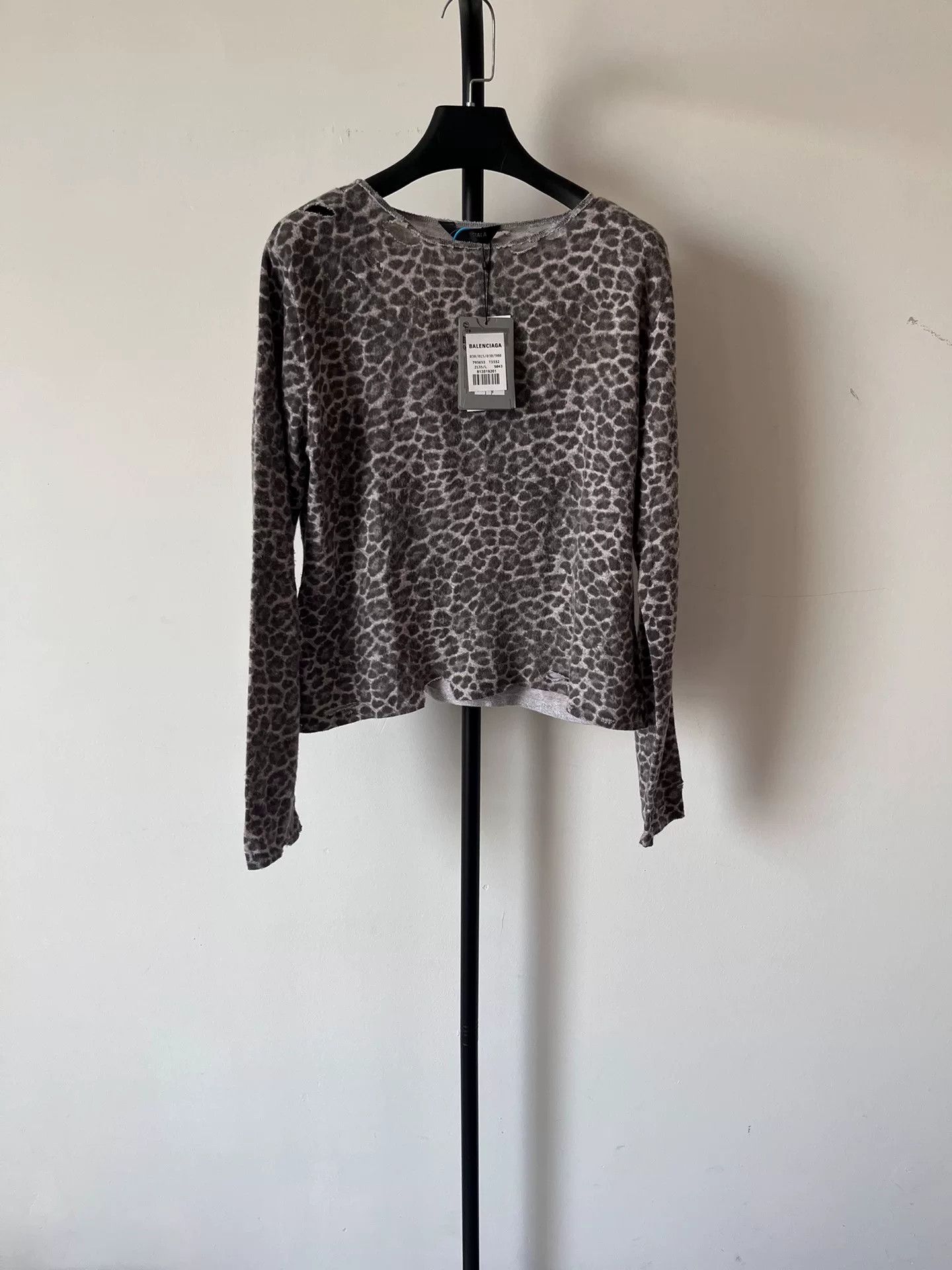 Balenciaga balenciaga leopard print long sleeve knit shirt Size US L / EU 52-54 / 3 - 1 Thumbnail