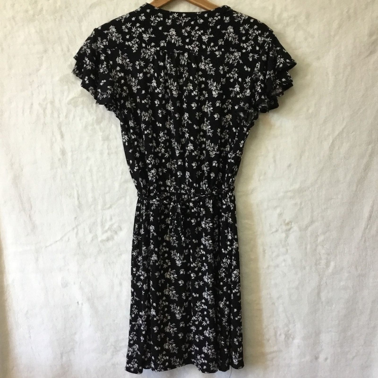 Mango MNG Black Ruffle Cap Sleeve Floral Mini Dress Size M / US 6-8 / IT 42-44 - 9 Thumbnail