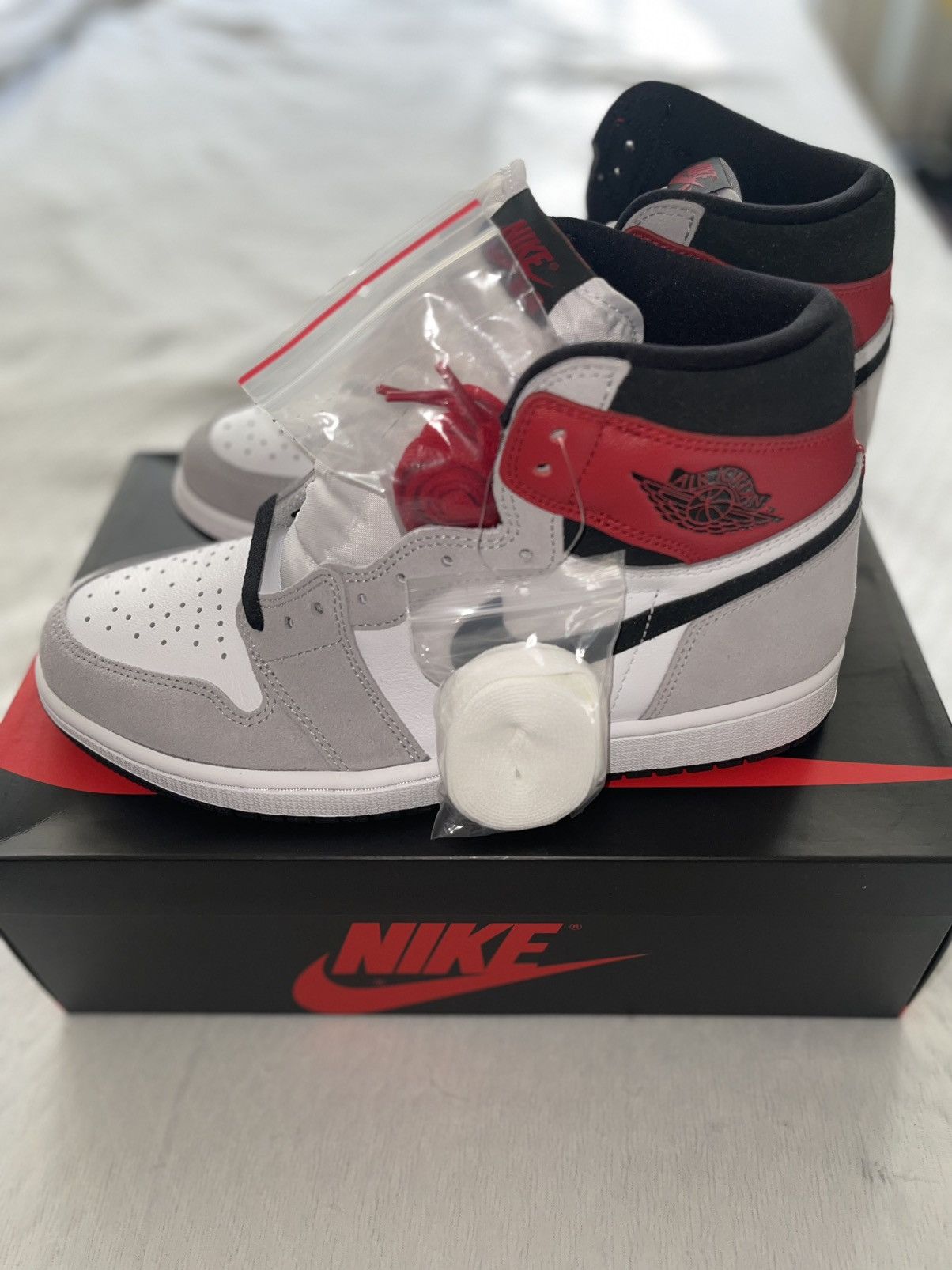 Jordan Brand DS Air Jordan 1 Retro High OG Light Smoke Grey with red lace Size US 10 / EU 43 - 2 Thumbnail