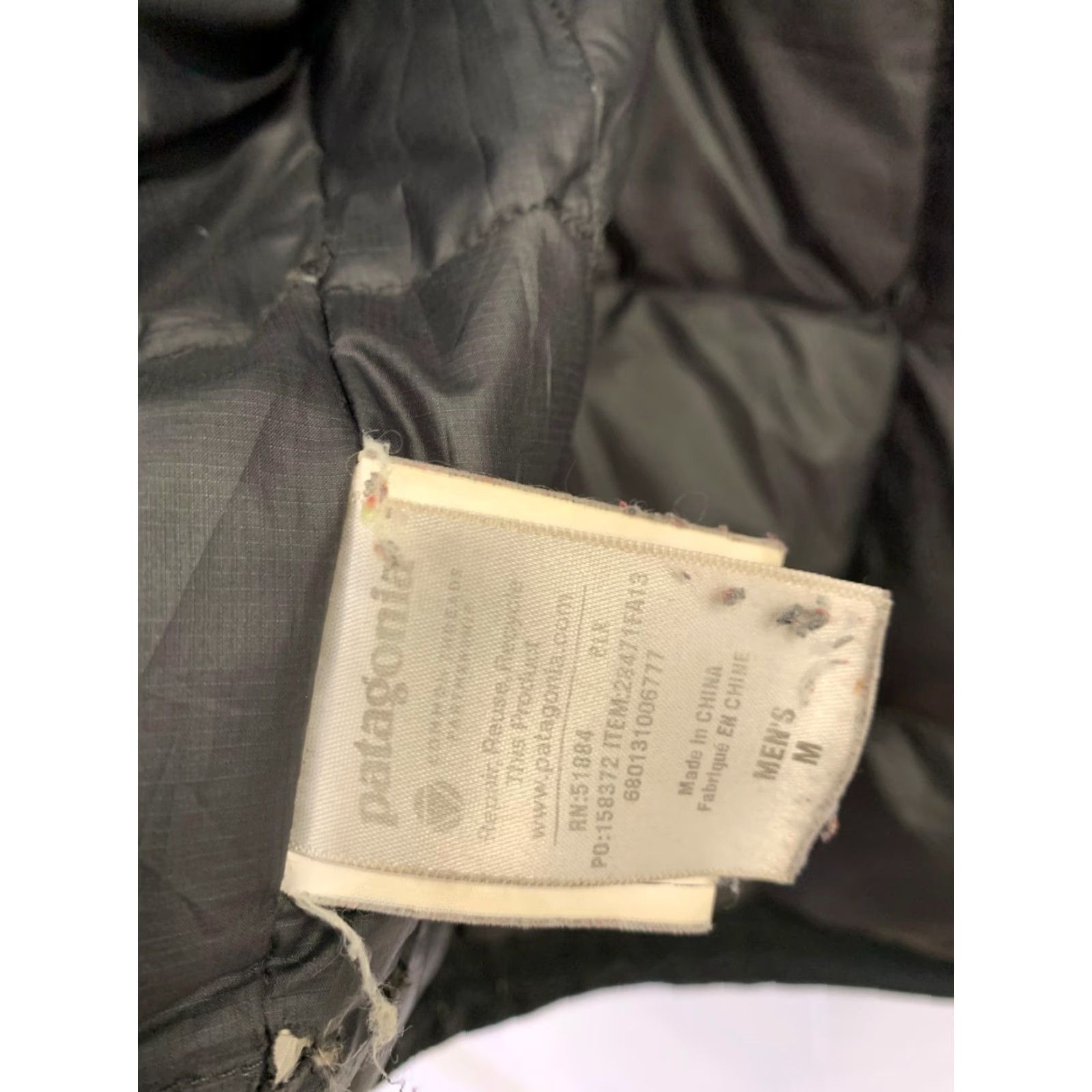 Patagonia Patagonia Jacket Mens Down Insulated Hooded Black M Outdoor 49 in Chest Old School 90s? Size US M / EU 48-50 / 2 - 4 Thumbnail