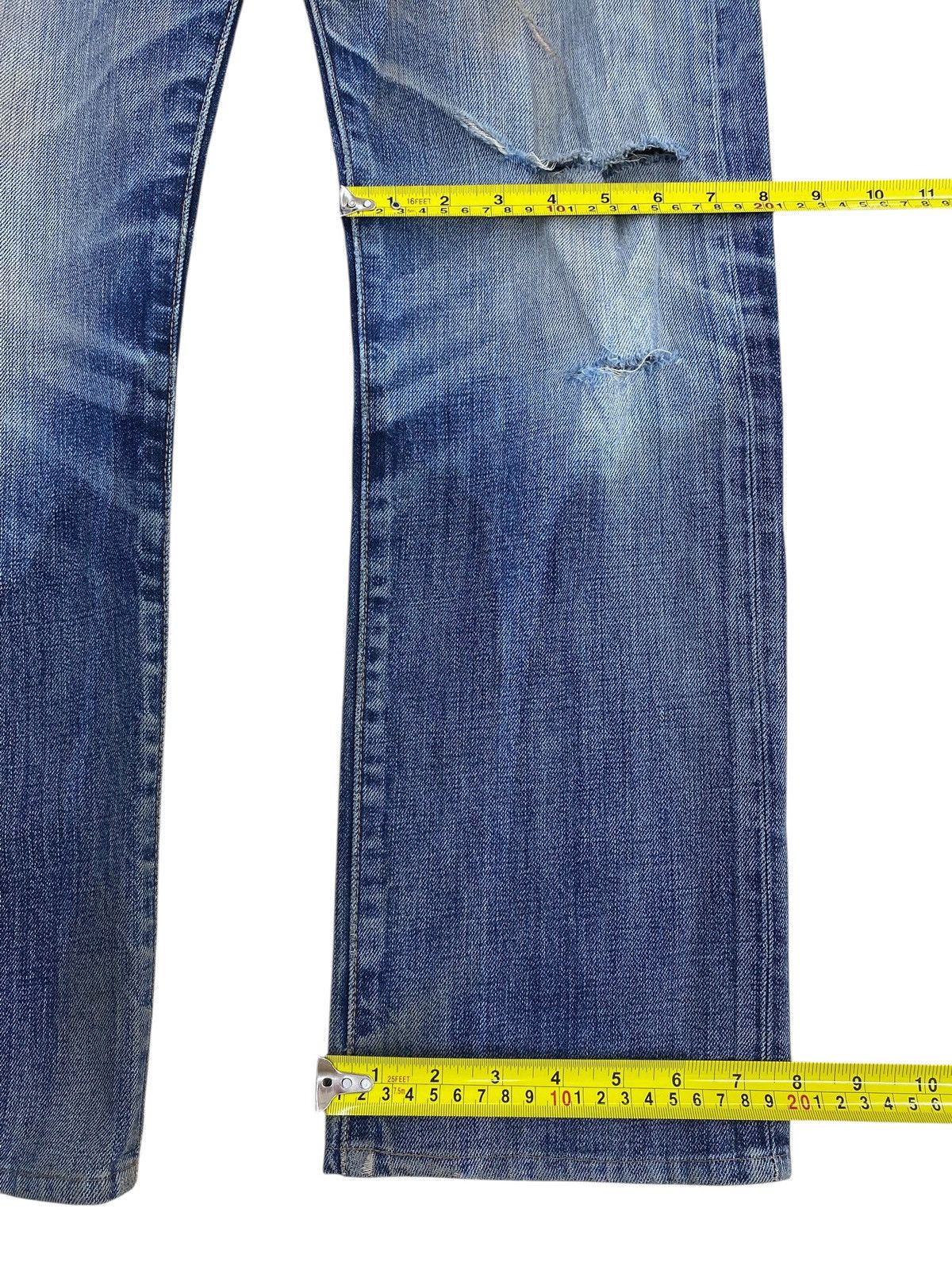 Levi's Vintage Levi’s Blue Faded Wash Style Ripped Jeans Size US 32 / EU 48 - 8 Thumbnail
