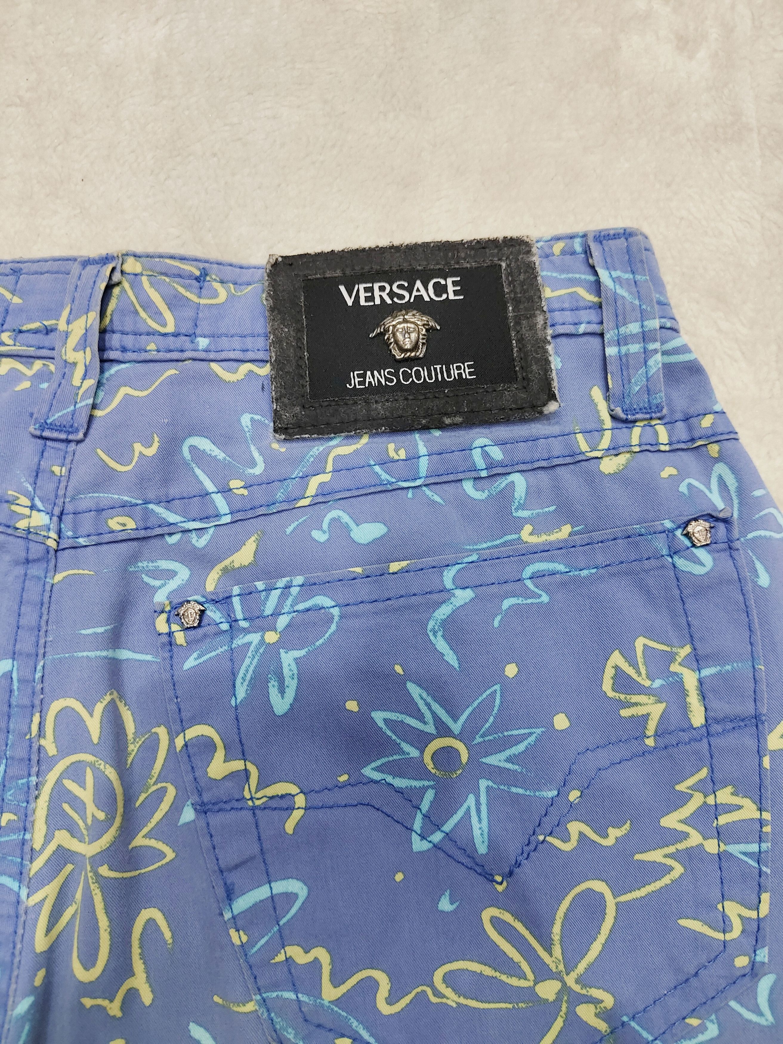 Versace Jeans Couture 90s Versace JC 🇮🇹 Y2k All-Over Scribble Floral Print Pants Size 28" / US 6 / IT 42 - 6 Thumbnail