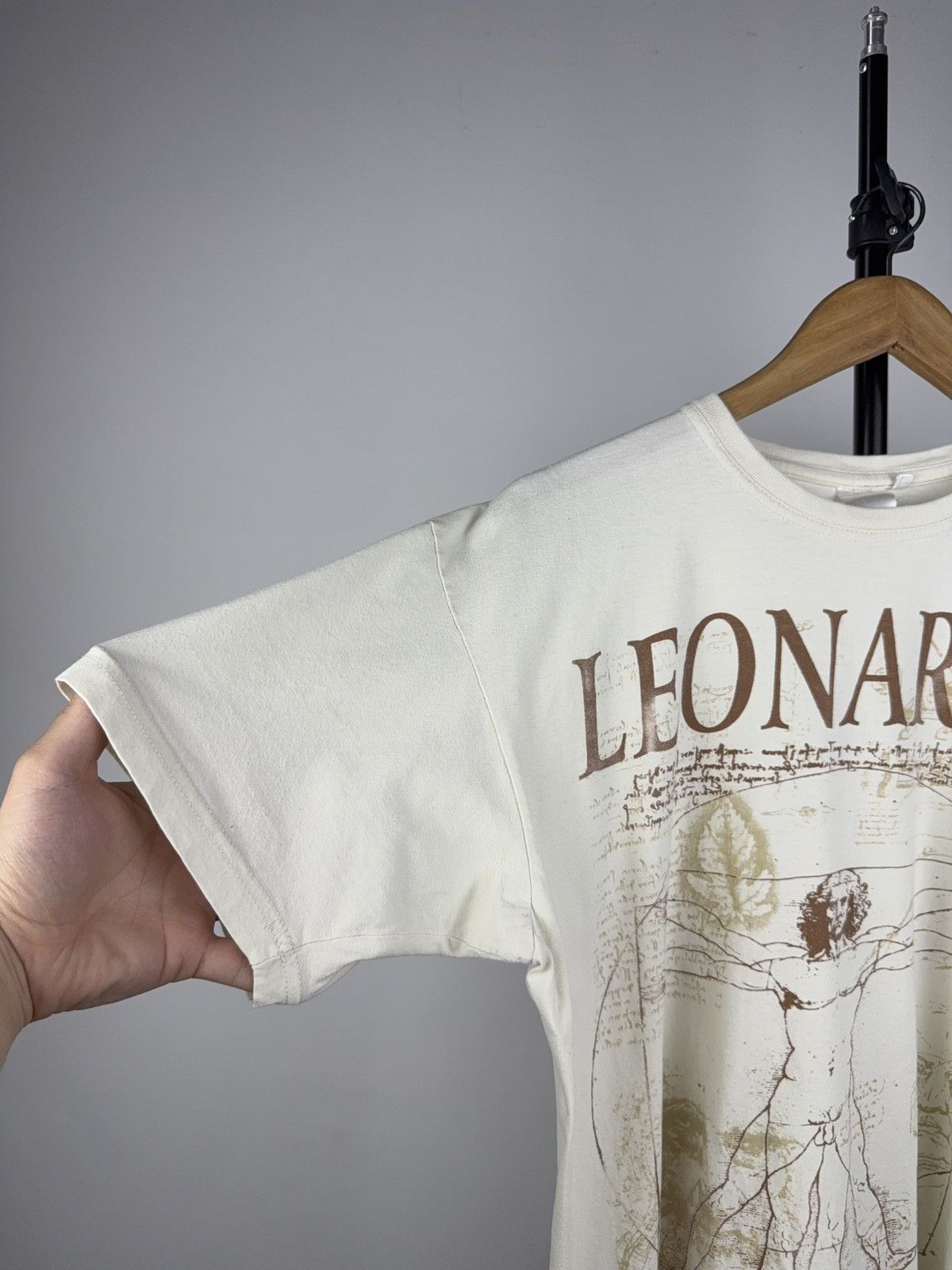 Vintage Vintage Leonardo da Vinci Vitruvian Man Art Graphic T-Shirt Size US S / EU 44-46 / 1 - 4 Thumbnail