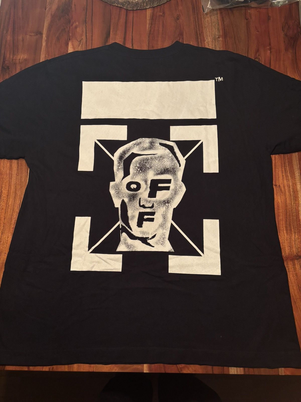 Off-White OFF-White masked face T-shirt Size US S / EU 44-46 / 1 - 1 Thumbnail