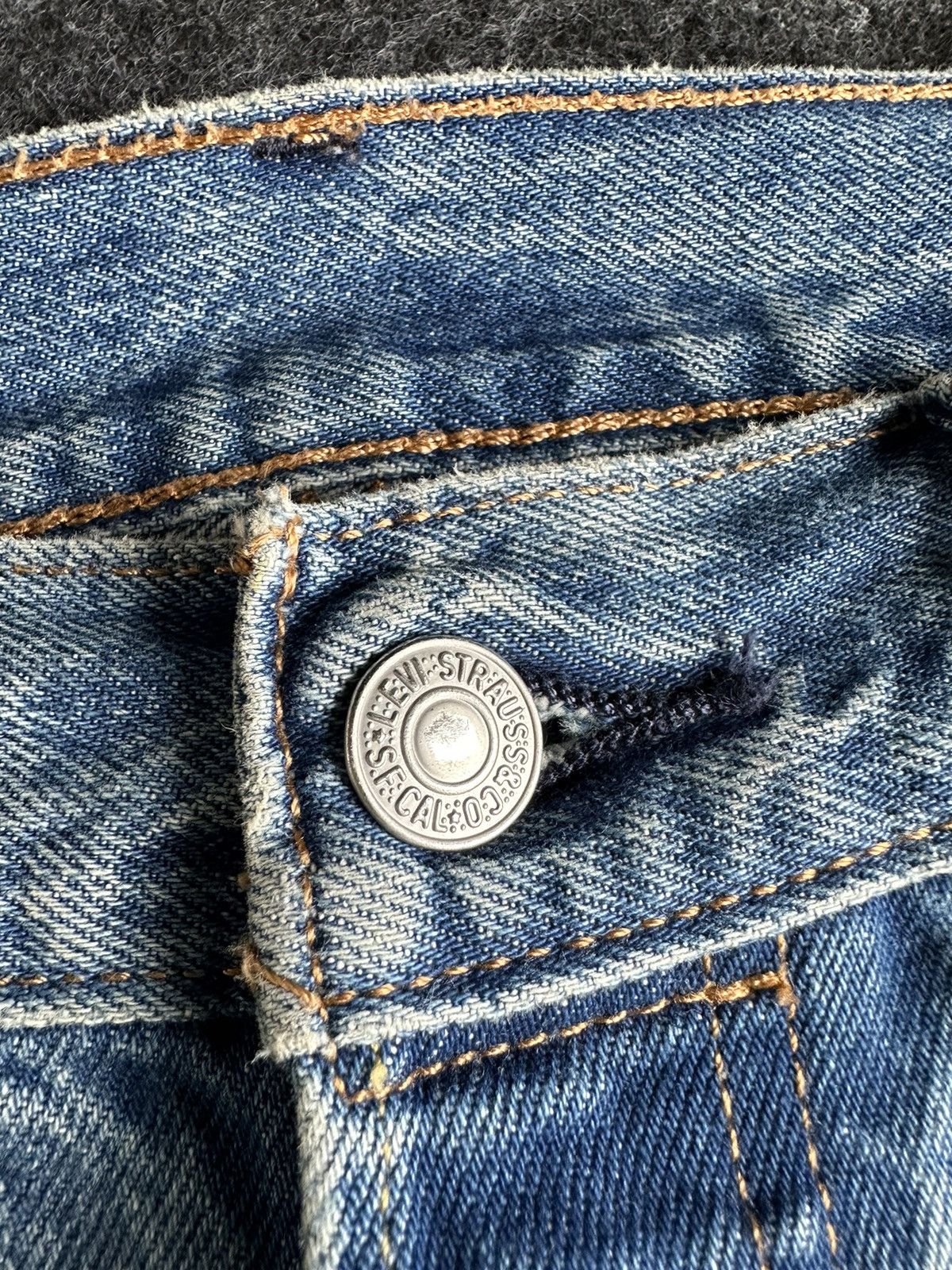 Levi's Distressed Levis 501 Light Blue Denim 33x30 D436 Size US 33 - 13 Thumbnail
