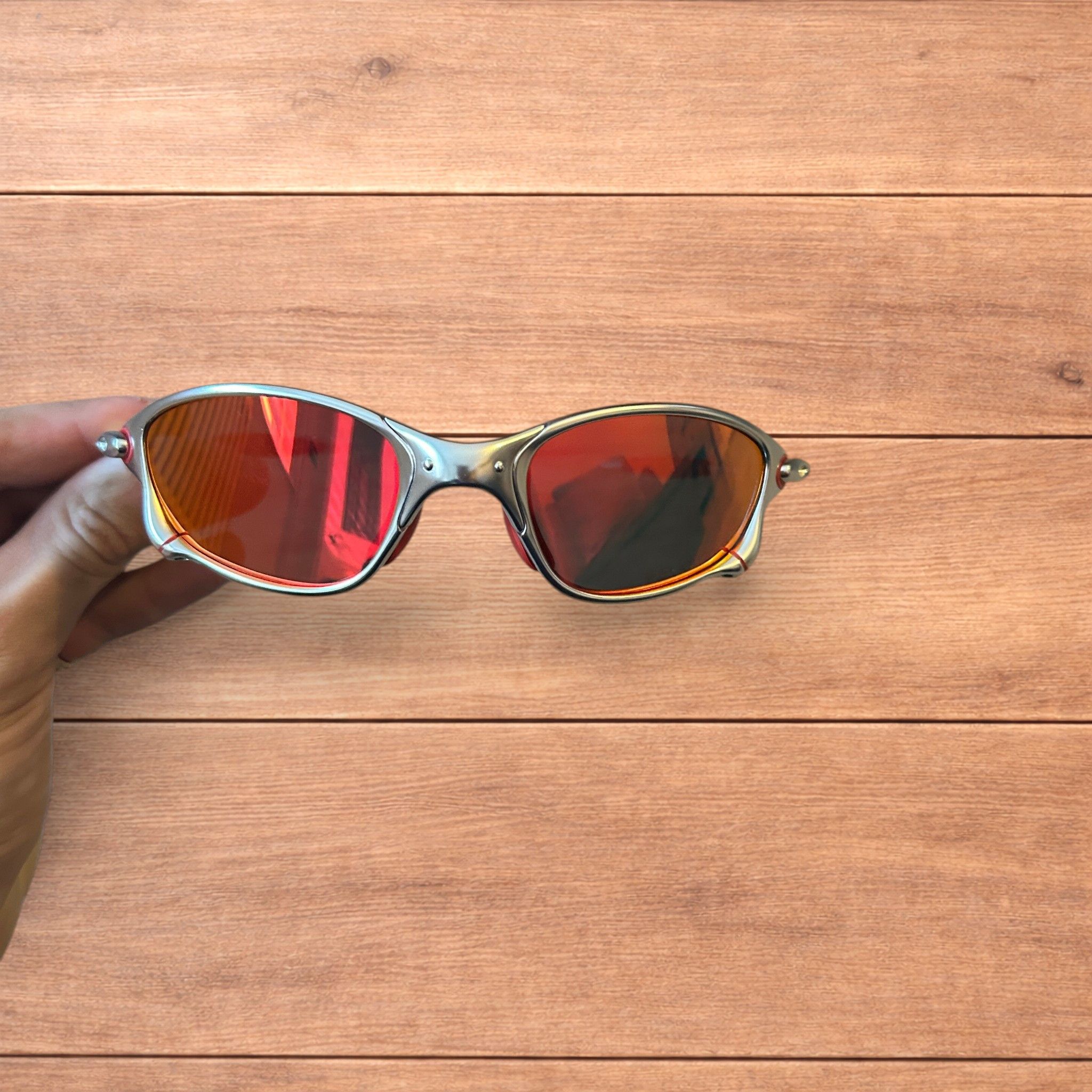 Japanese Brand Metal frame polarised sunglasses in silver frame red lens. Size ONE SIZE - 3 Thumbnail