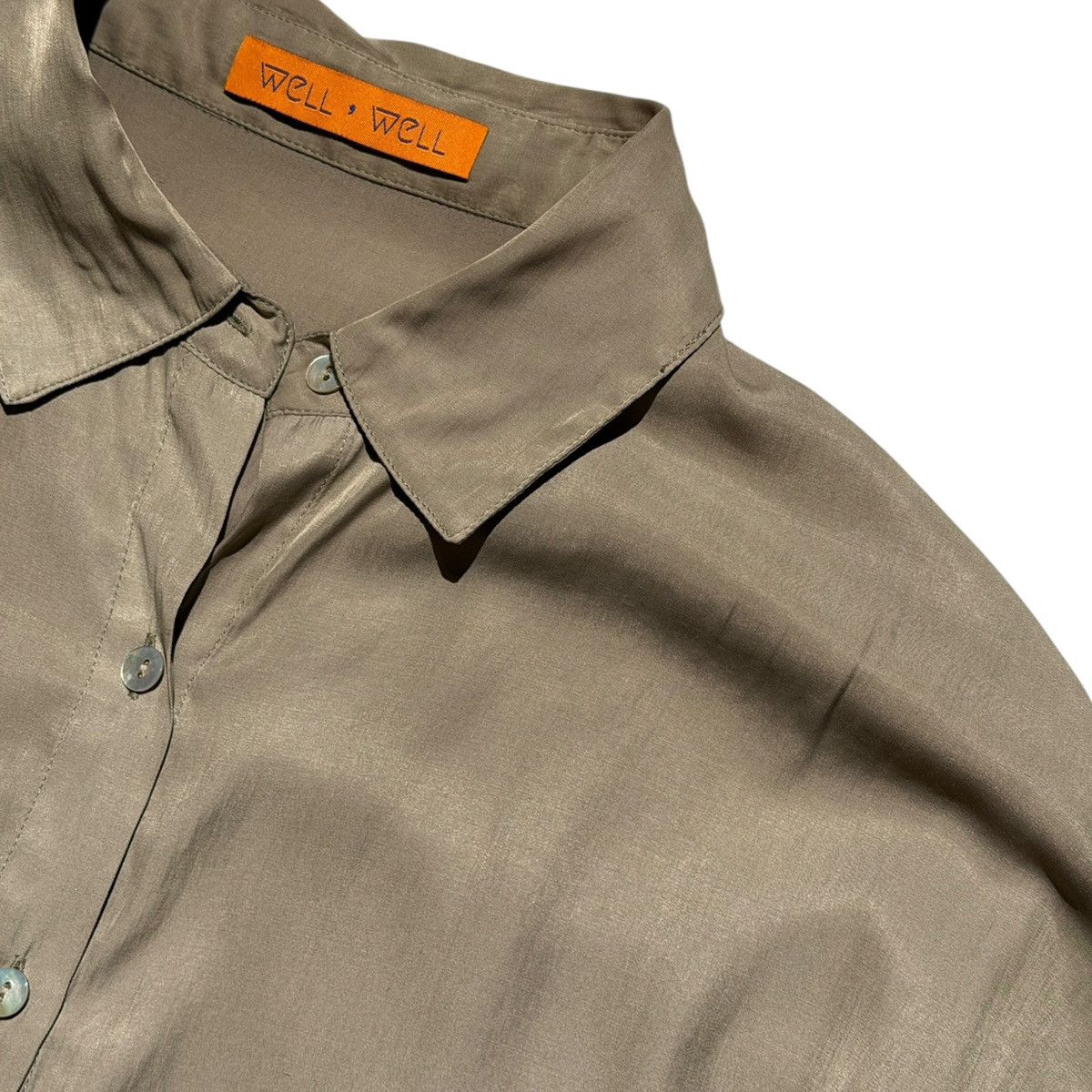 Japanese Brand silky buttoned down shirt Size US M / EU 48-50 / 2 - 2 Thumbnail
