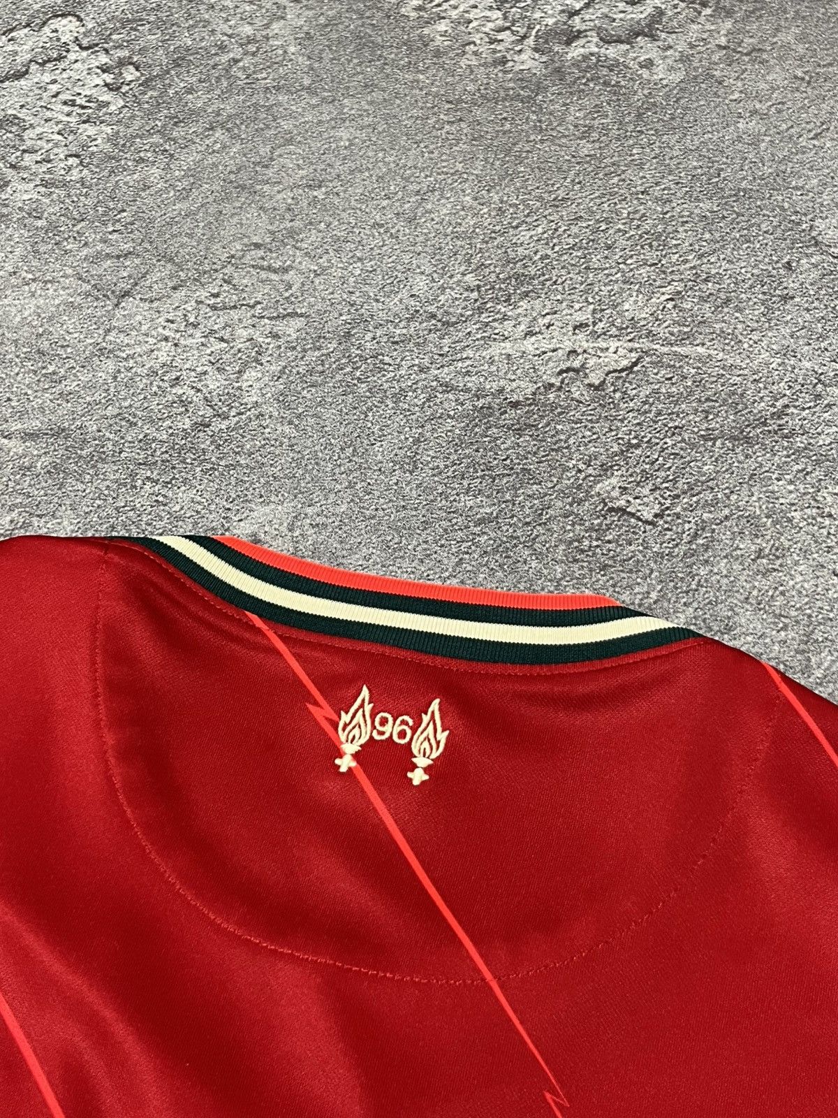 Nike Nike Liverpool 2021-2022 Home Soccer Jersey Shirt Size US M / EU 48-50 / 2 - 3 Thumbnail