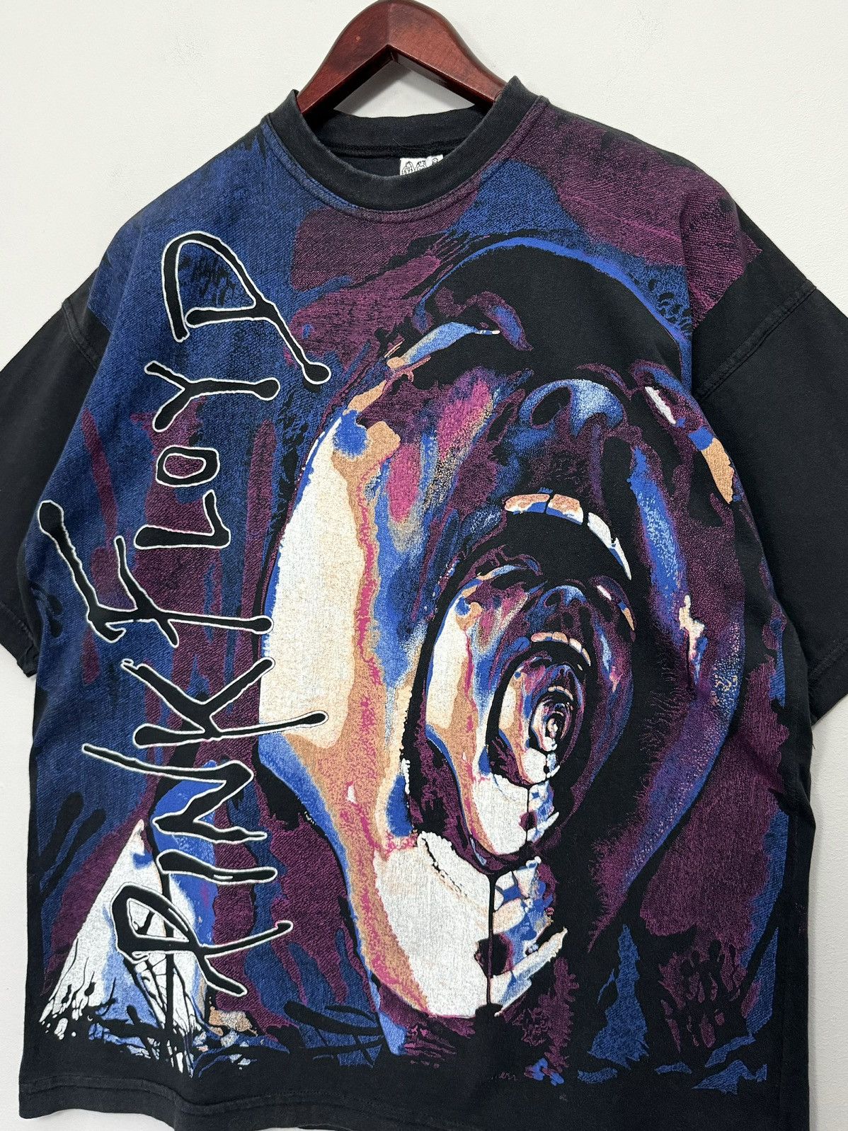 Band Tees Vintage Pink Floyd The Wall All Over Print T-shirt Size US XL / EU 56 / 4 - 2 Thumbnail