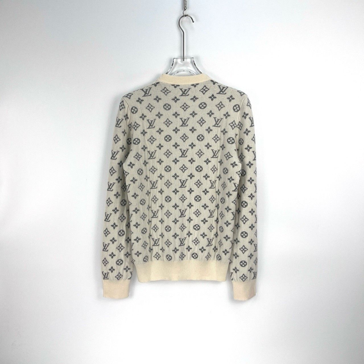 Louis Vuitton Louis Vuitton White cashmere sweater with monogrammed back Size US S / EU 44-46 / 1 - 4 Thumbnail