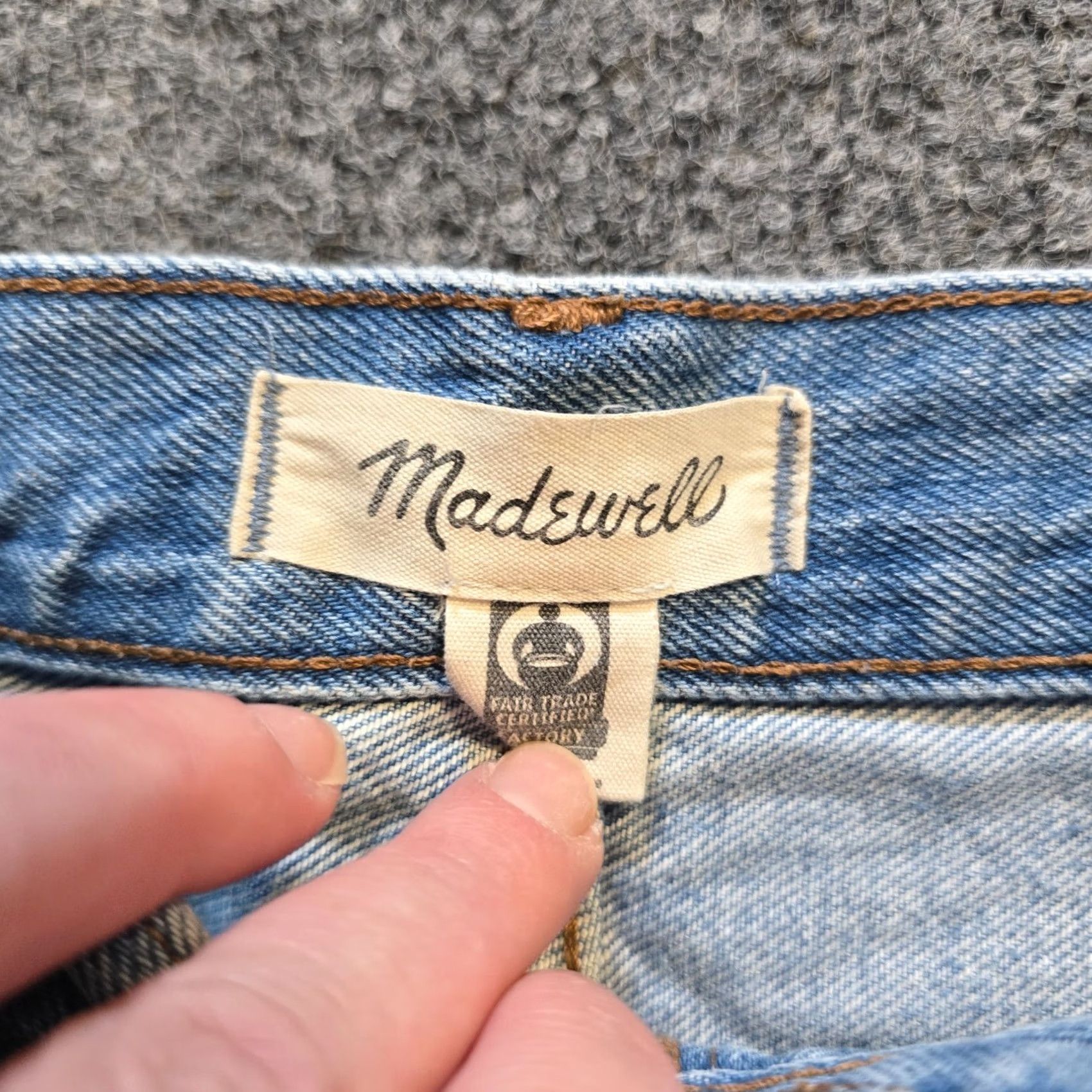 Madewell Madewell Shorts Womens Size 23 Denim Distressed 3 Inch Raw Hem Capsule Beachy Casual Size 42" / US 20 - 4 Thumbnail