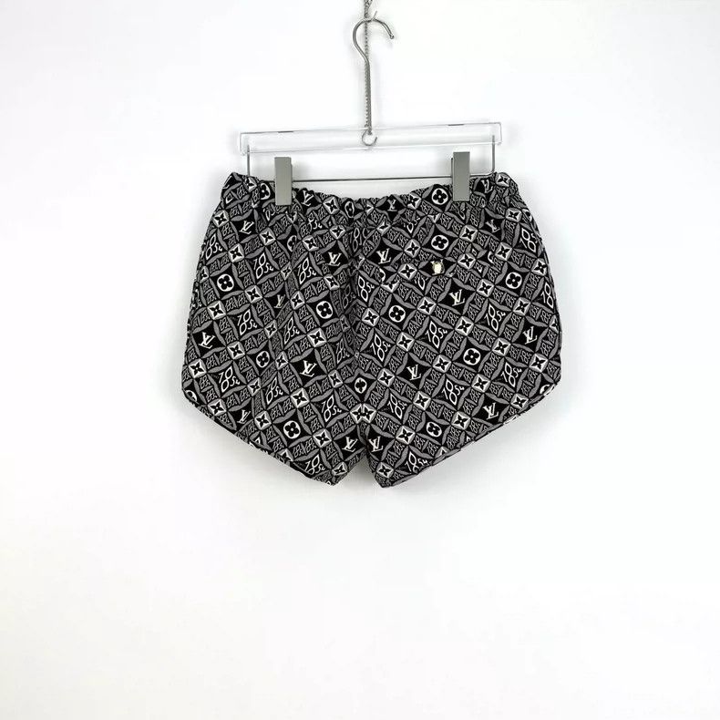 Louis Vuitton Louis Vuitton Black and white presbyopic monogrammed shorts Size 37" - 4 Thumbnail