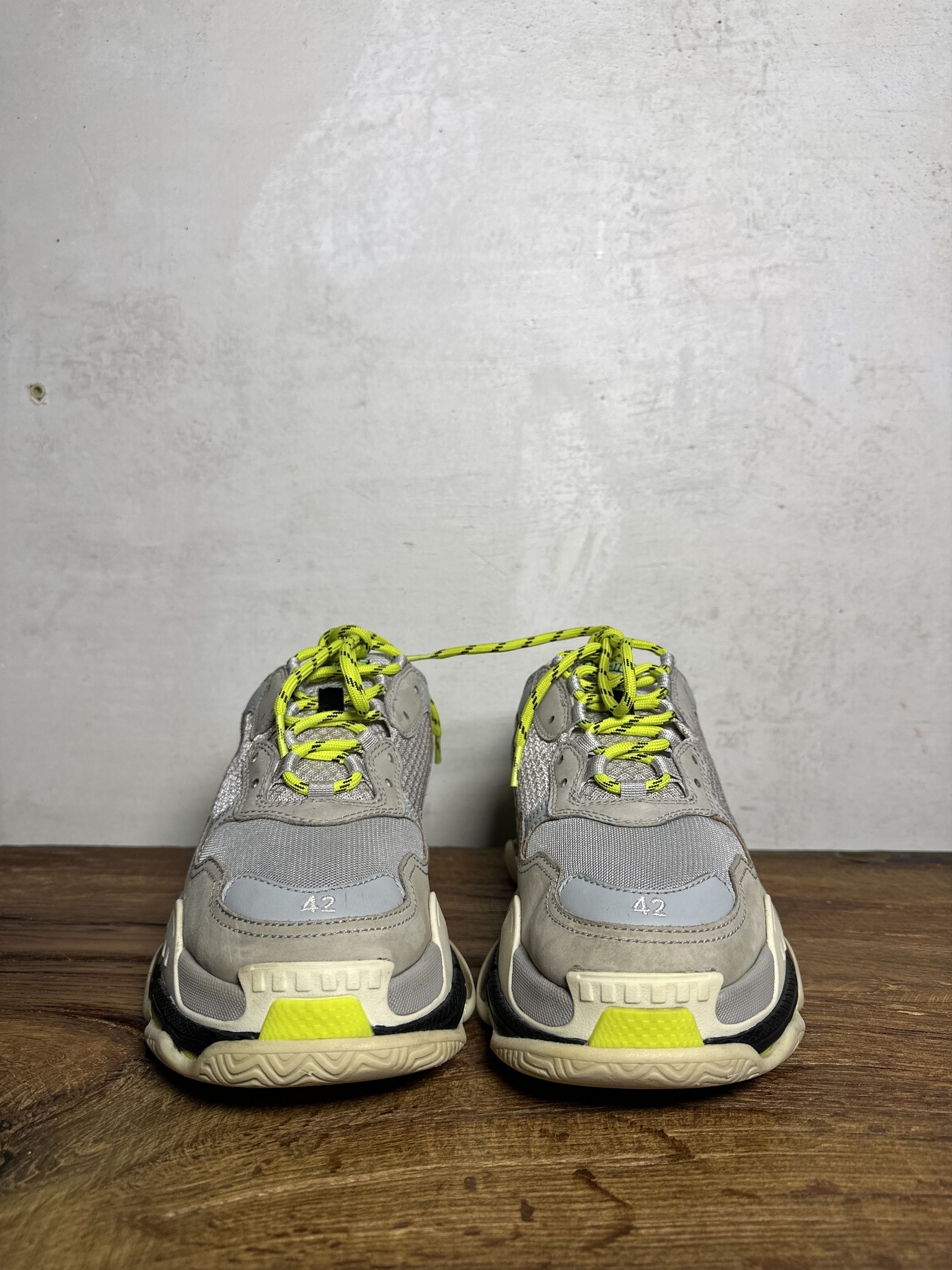 Balenciaga Balenciaga Triple S Sneakers Grey Neon Size US 9 / EU 42 - 5 Thumbnail