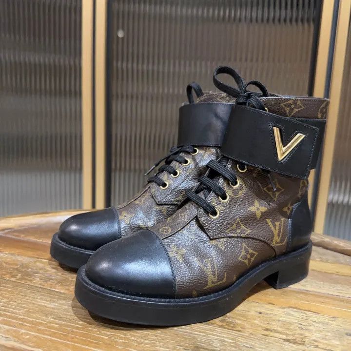 Louis Vuitton Louis Vuitton Brown Canvas Ankle Boots for Women 0079 Size US 5 / IT 35 - 1 Thumbnail
