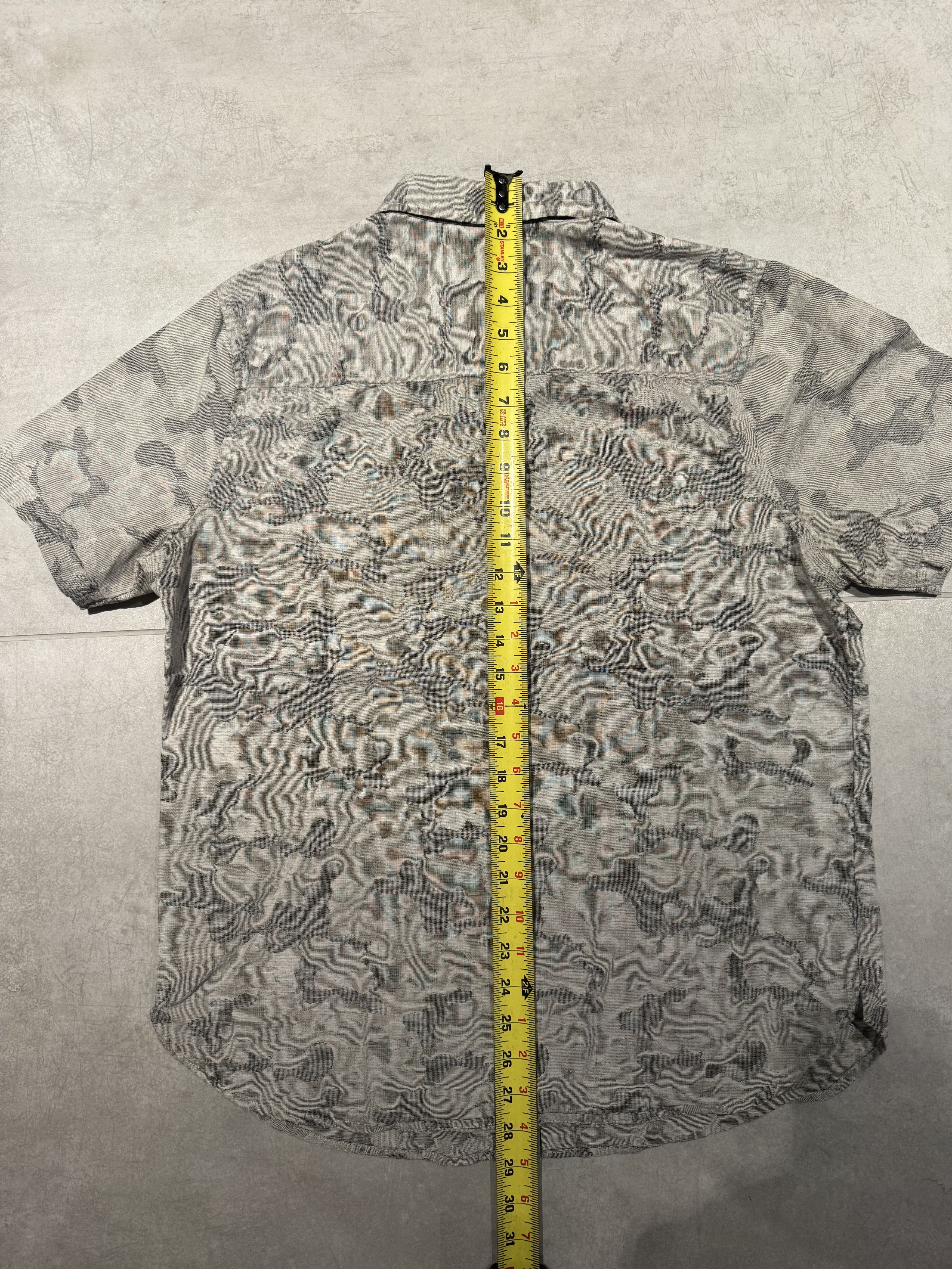 Native Youth Grayscale Camo Short Sleeve Button Up Size US L / EU 52-54 / 3 - 4 Thumbnail